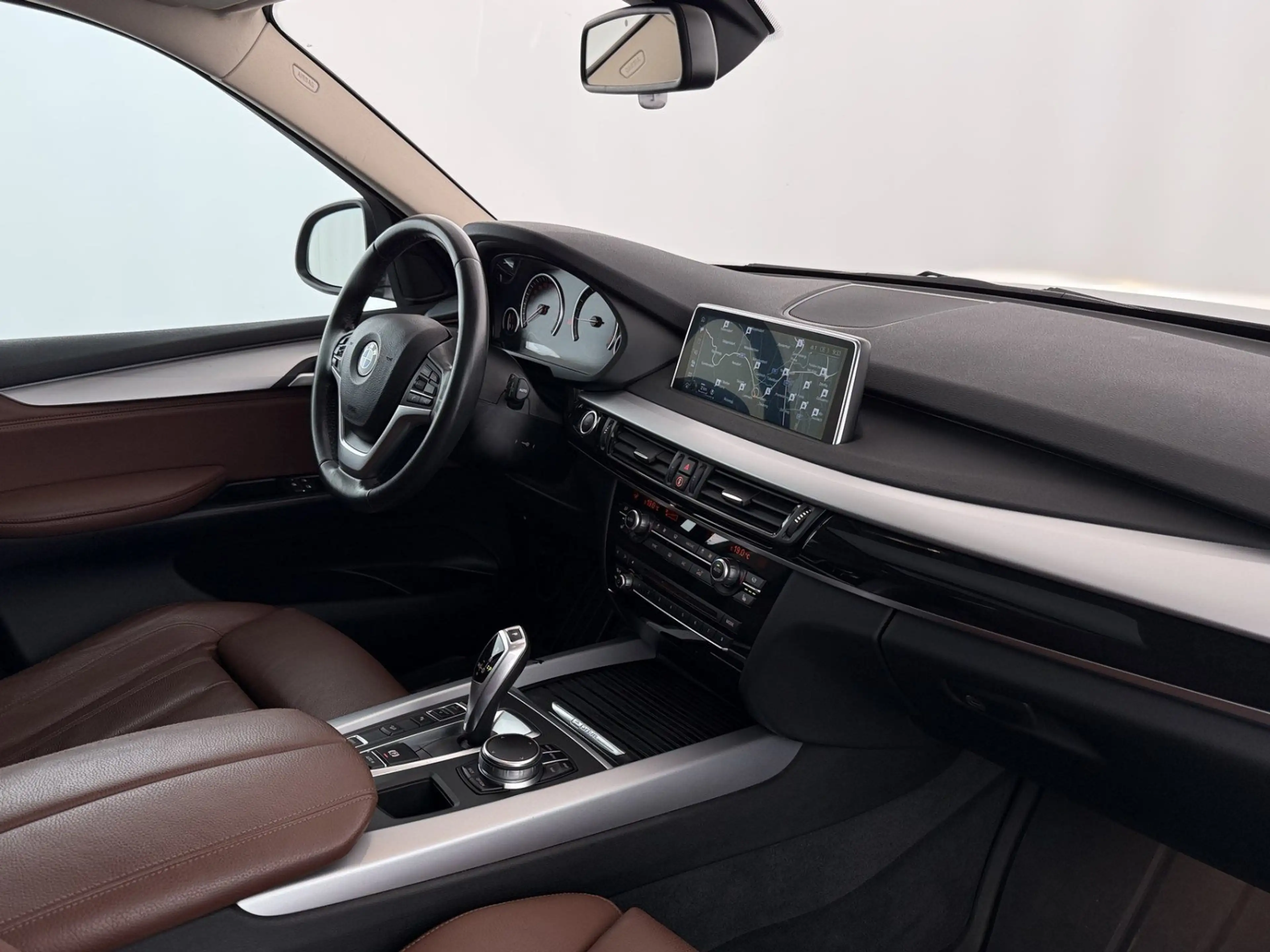 BMW X5 xDrive40e Aut LED SKY LEDER NAVI SITZHZG TEMP — photo 15