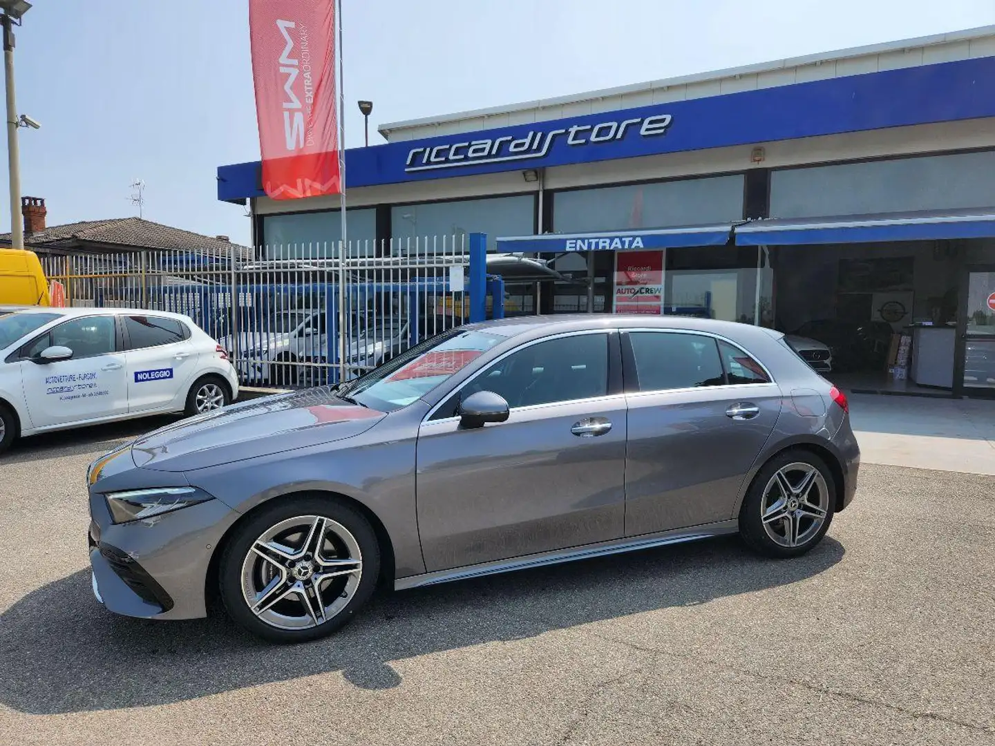 Mercedes-Benz A 180 Automatic Premium AMG MILD HYBRID Grigio - 1