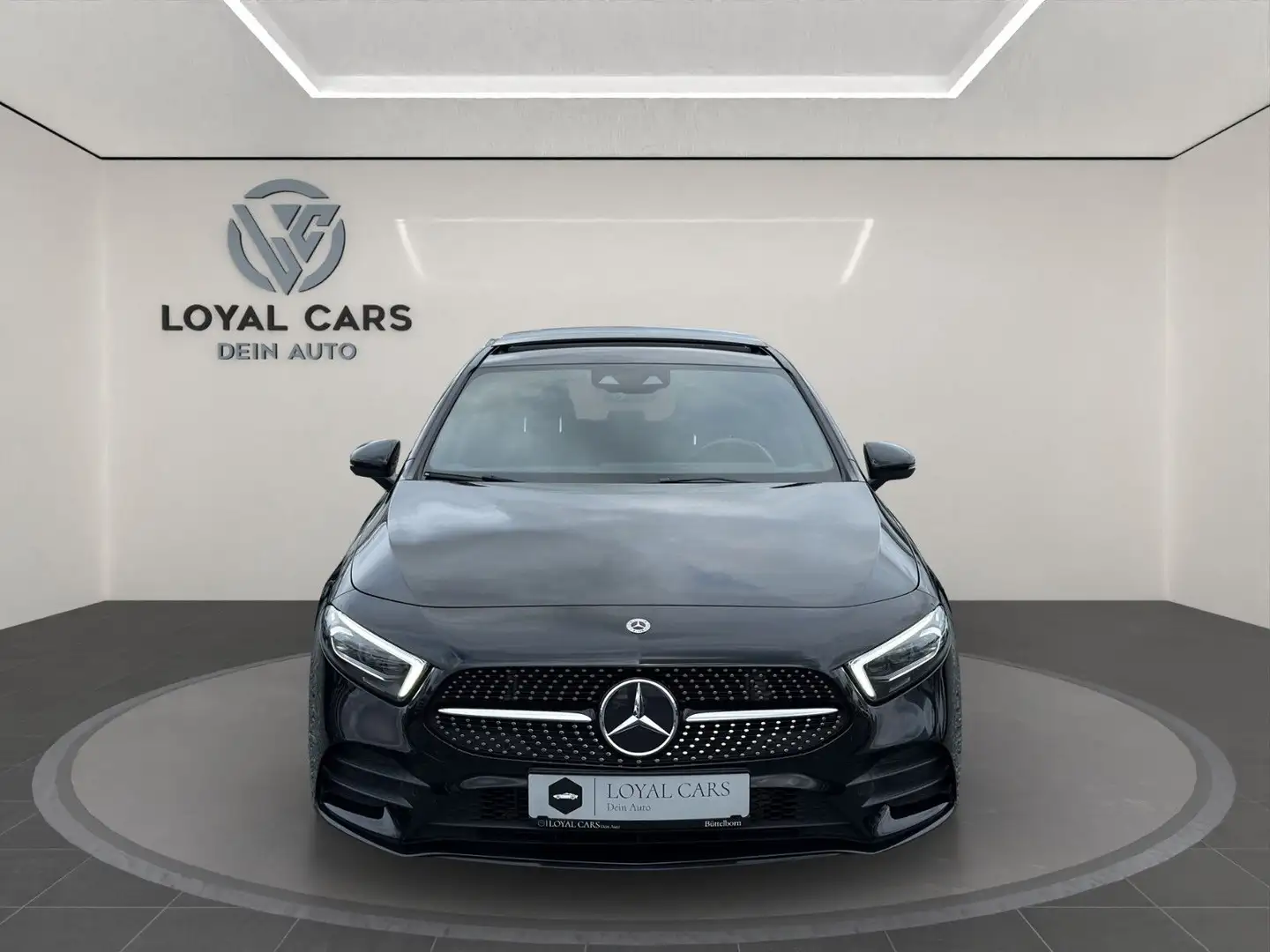 Mercedes-Benz A 250 Lim 4M*AMG*Wides*PANO*MULTIBEAM*KAMERA*AMB Schwarz - 2