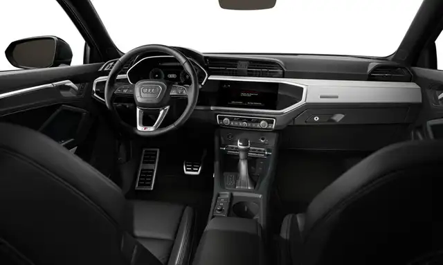 Audi Q3 view 14