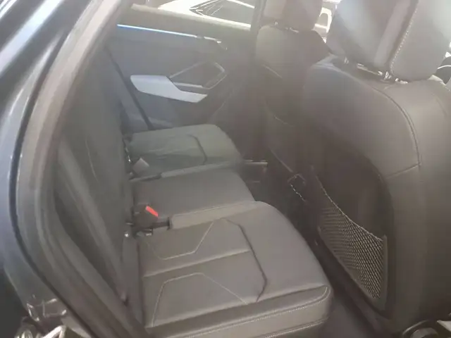 Audi Q3 view 9