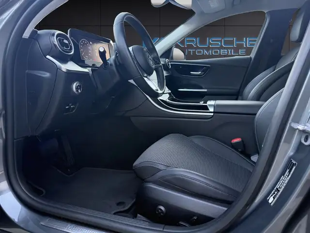 Mercedes-Benz C-Class view 10