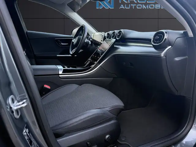 Mercedes-Benz C-Class view 14