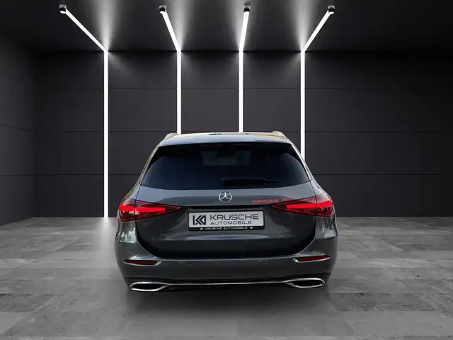 Mercedes-Benz C-Class view 4