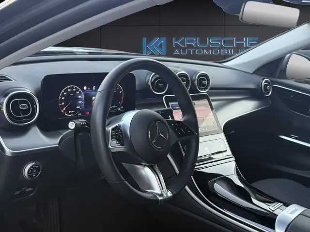 Mercedes-Benz C-Class view 9
