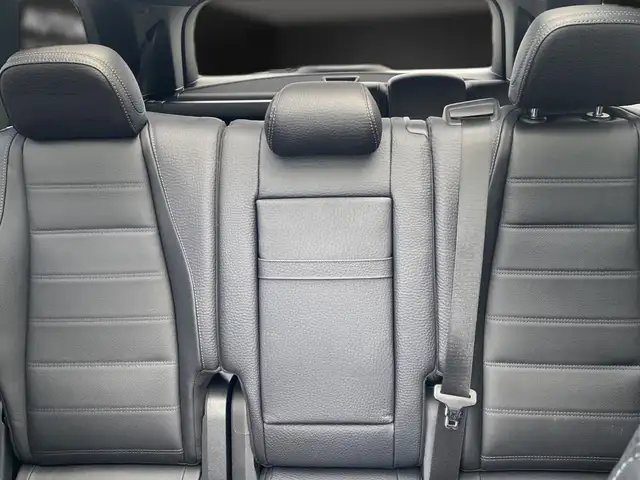 Mercedes-Benz GLS view 14