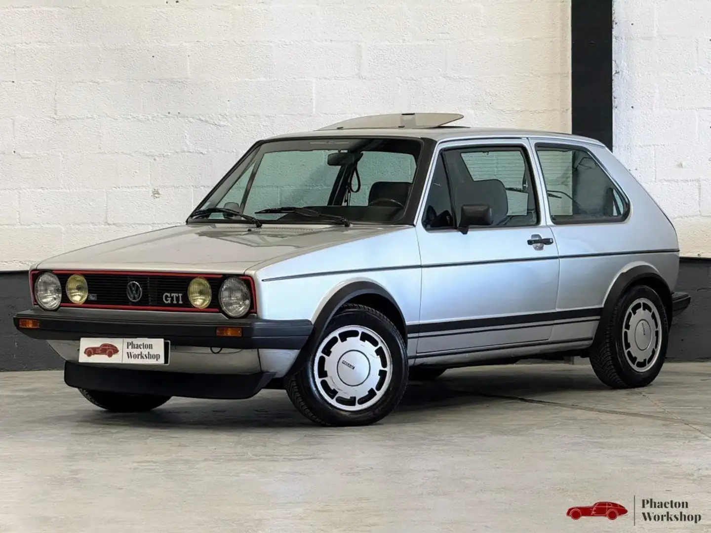 Volkswagen Golf I .8 GTI 112cv - SORT DE DETAILING - GROS DOSSIER  Gris - 1
