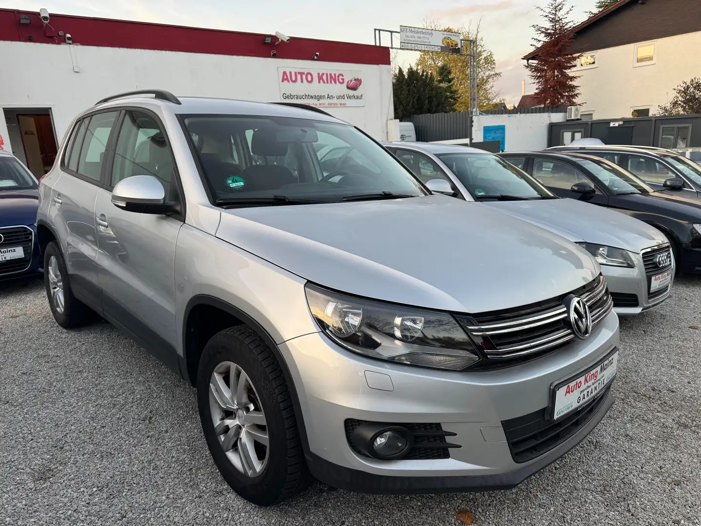 Volkswagen Tiguan Trend*NEU STEUERKETTE * NEU ÖLSERVICE *TOP Grigio - 1