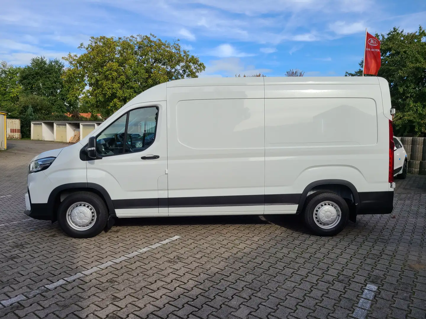 Maxus Deliver 9 Transporter 2.0 Diesel FWD *SOFORT VERFÜGBAR* Weiß - 2