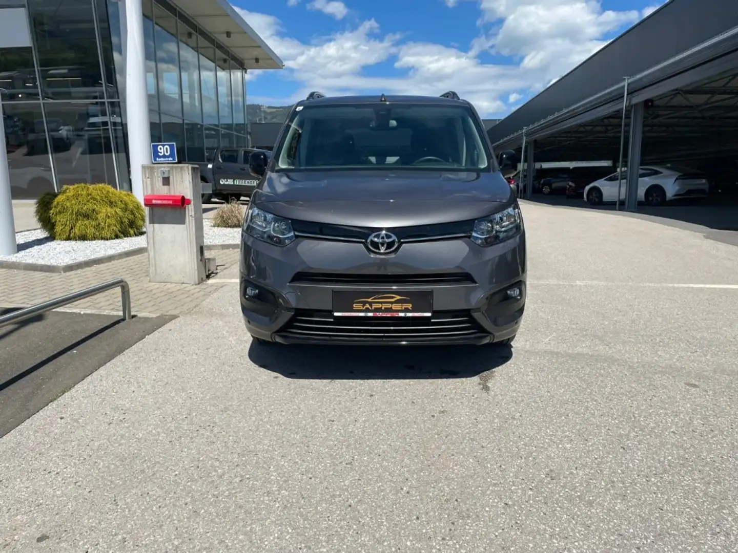 Toyota Proace City Verso L1 1,5 D-4D 130 Family Grau - 2