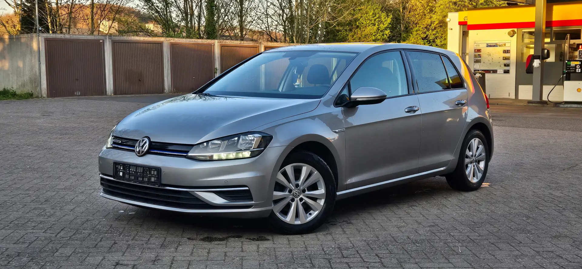 Volkswagen Golf 1.5 TGI Aut. DSG BlueMotion BENZIN + GAS Grau - 2