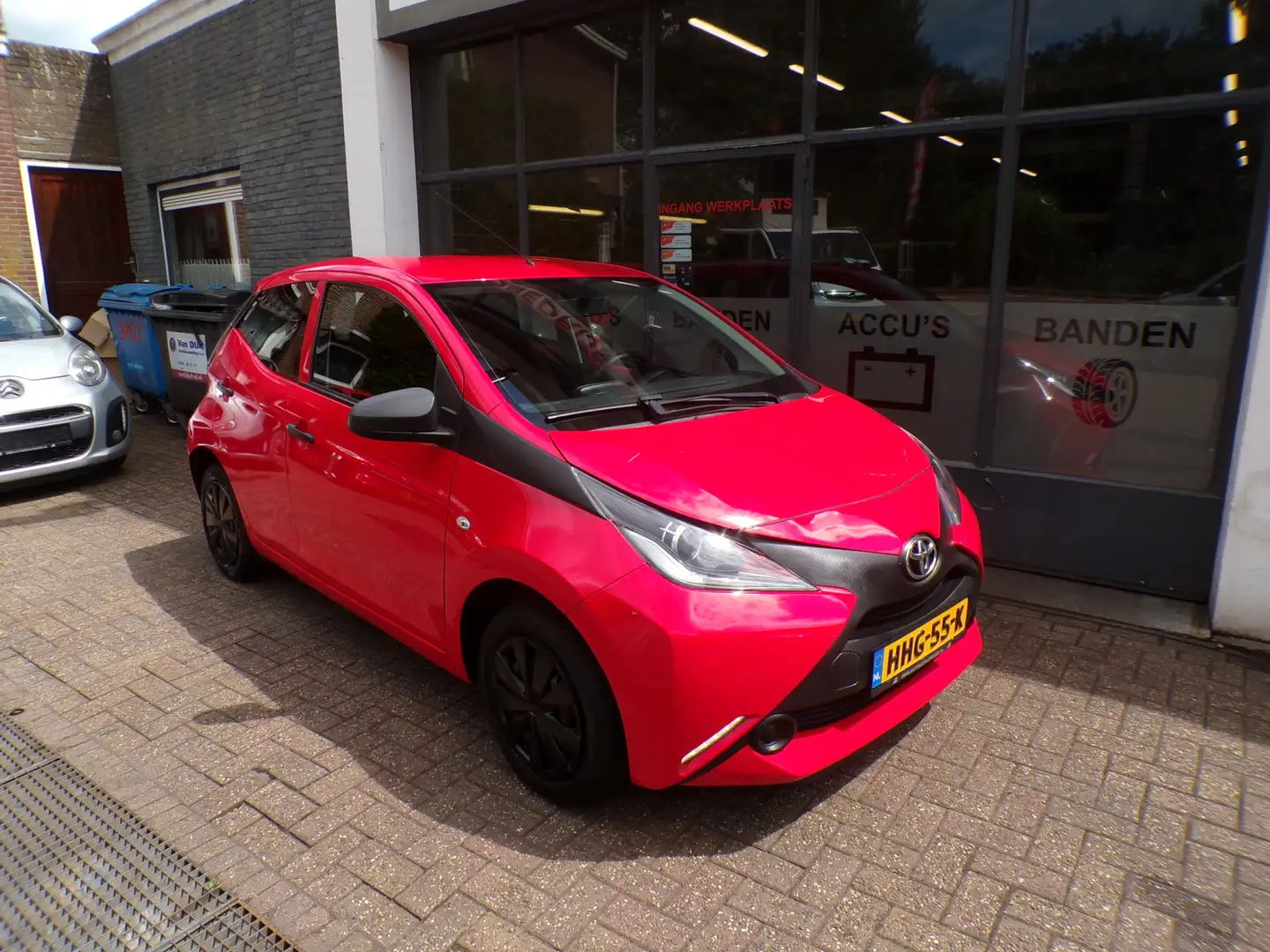 Toyota Aygo 1.0 VVT-i x-now AIRCO,LED, 2 EIGENAAR !! Rot - 2