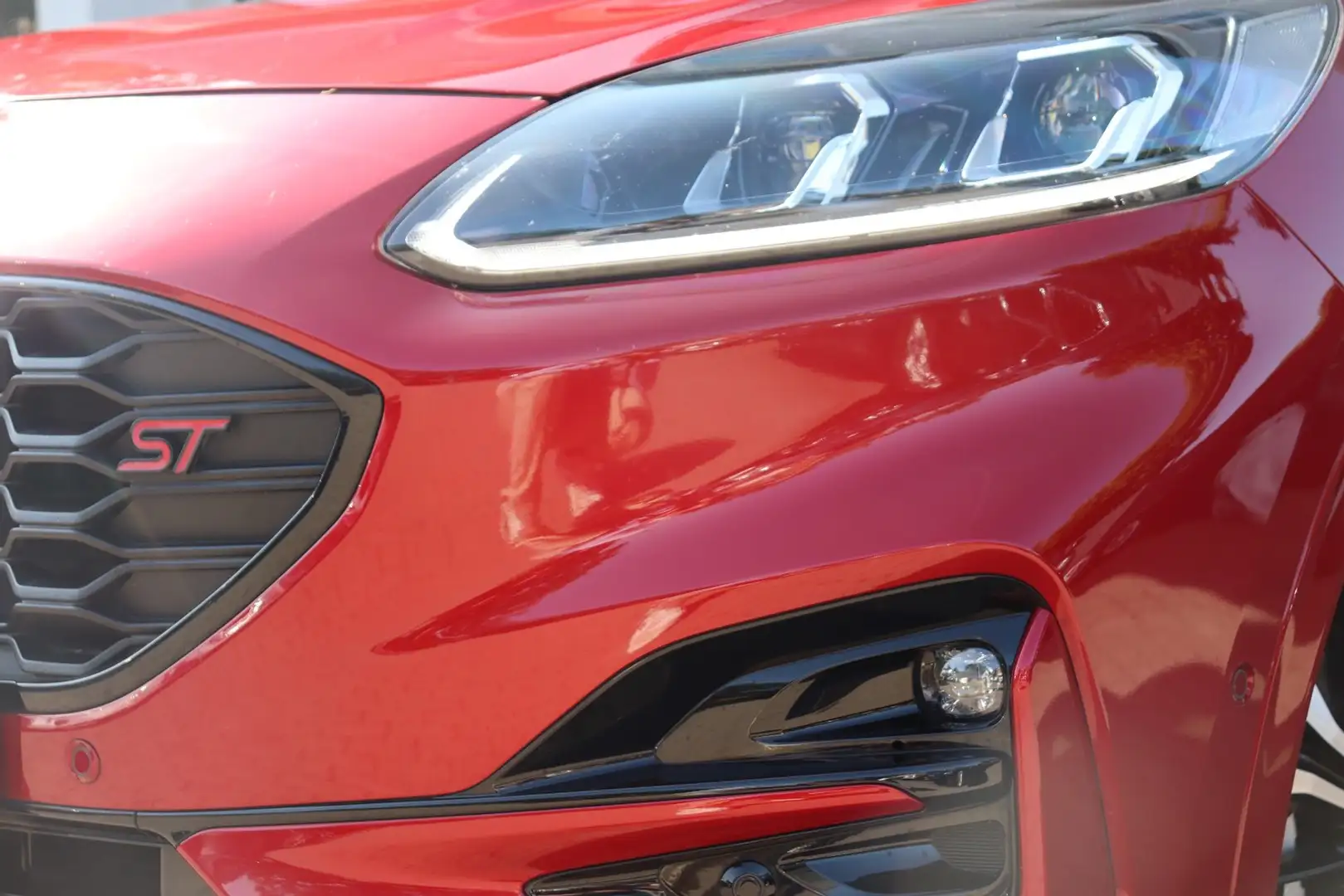 Ford Kuga Plug-In Hybrid ST-Line X VOLLAUSSTATTUNG Rood - 2