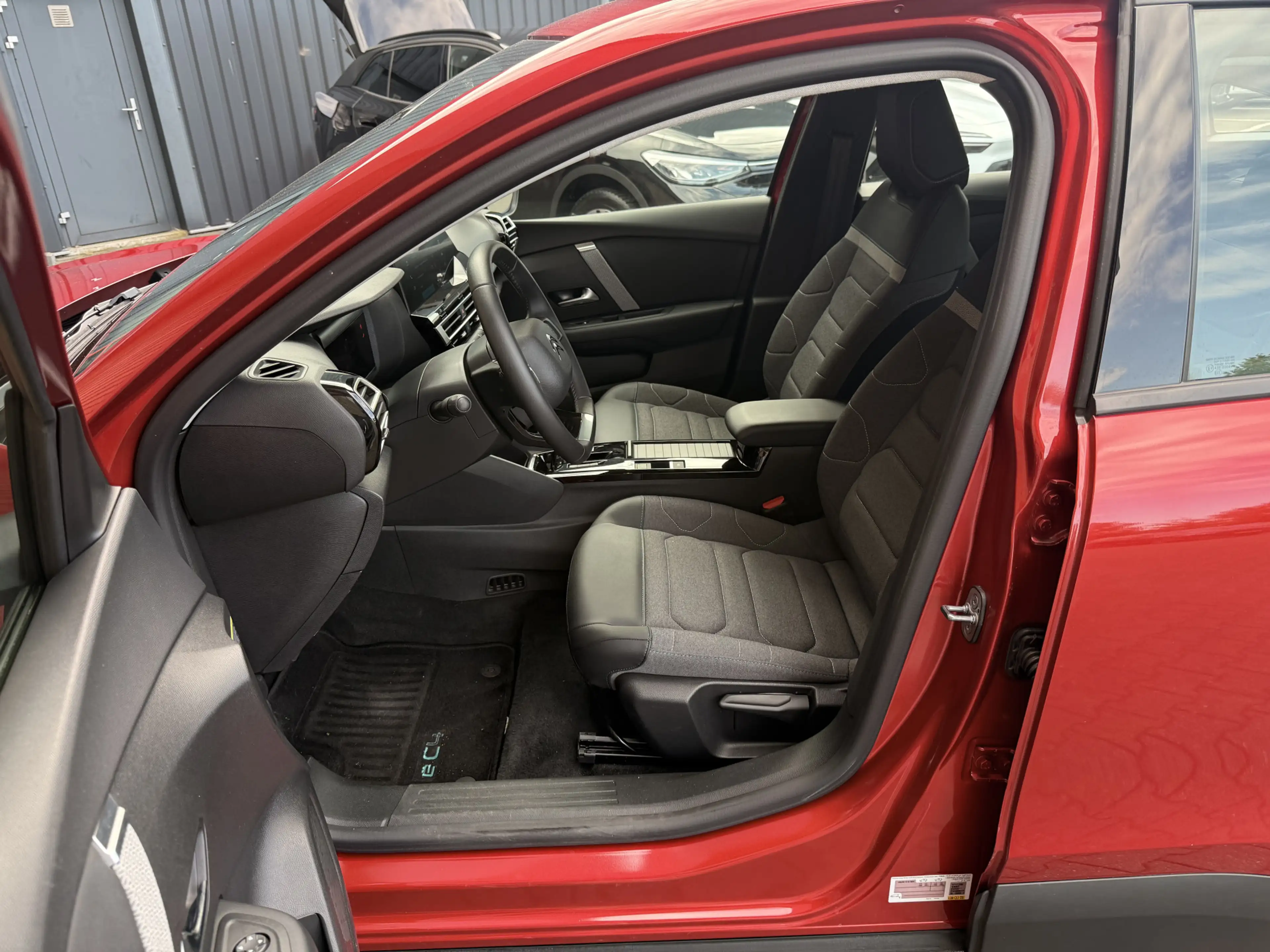 Citroen E-C4 Electric You 50 kWh Camera / Carplay / SOH 97% — photo 35