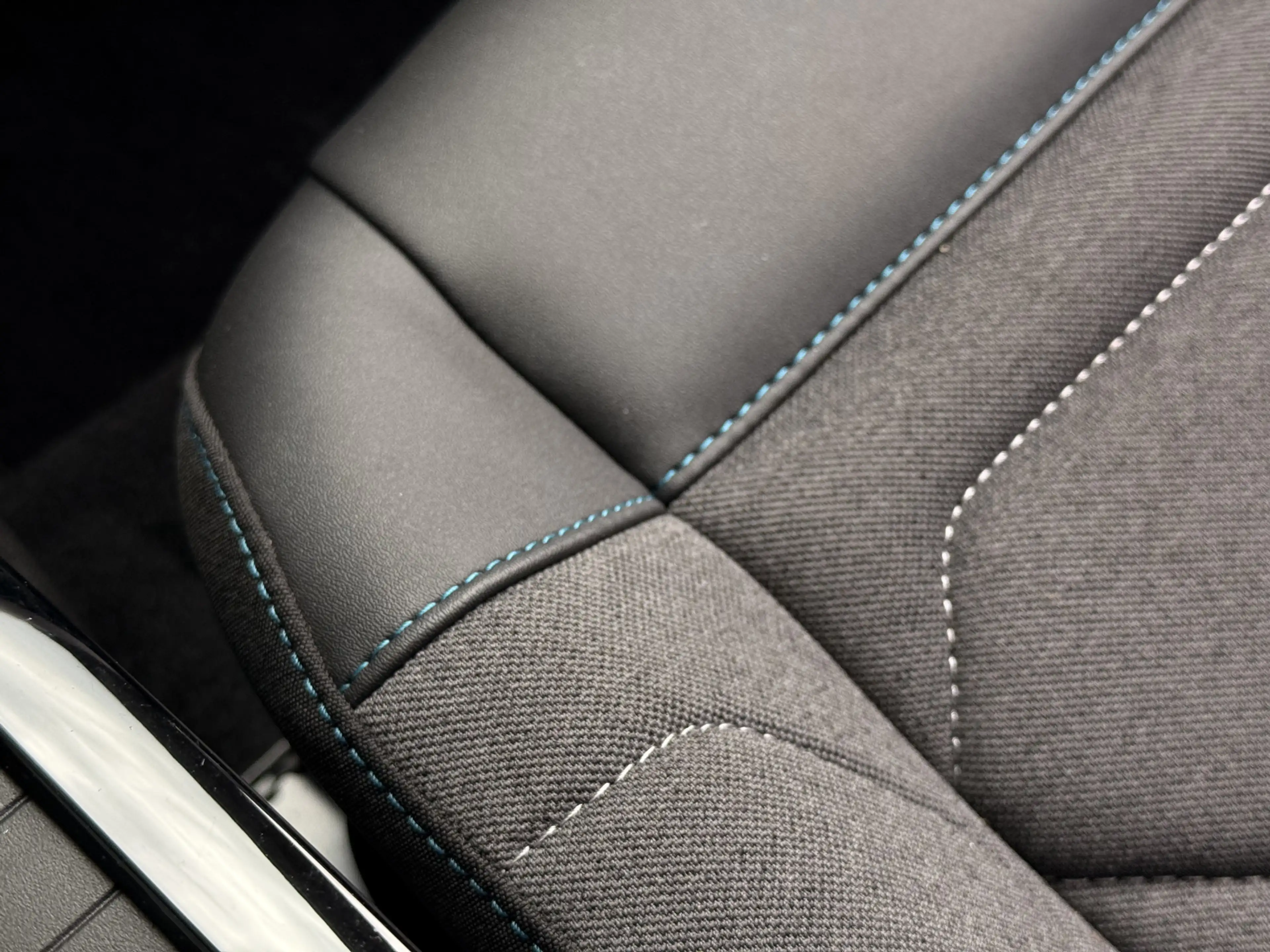 Citroen E-C4 Electric You 50 kWh Camera / Carplay / SOH 97% — photo 42