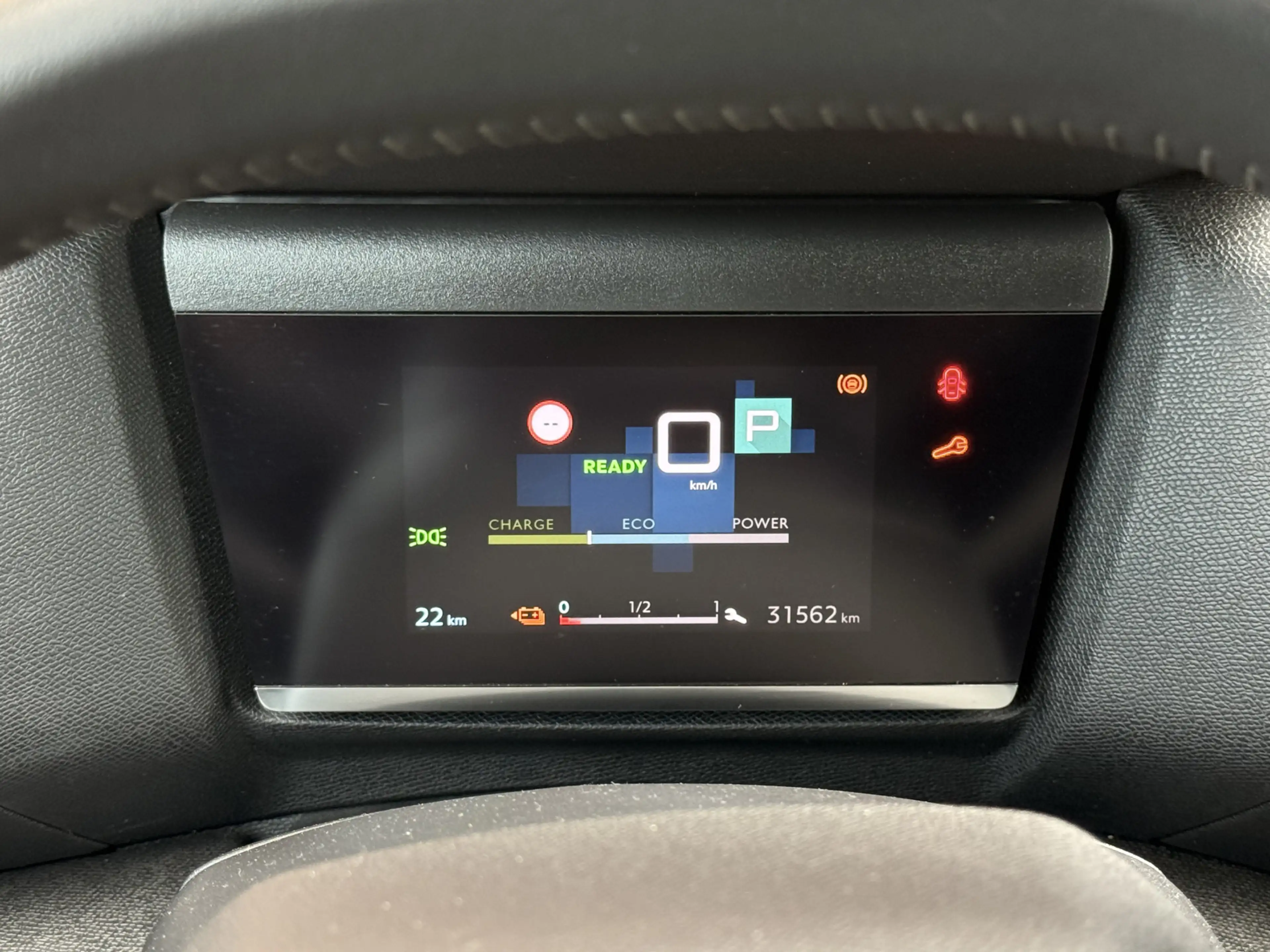 Citroen E-C4 Electric You 50 kWh Camera / Carplay / SOH 97% — photo 23