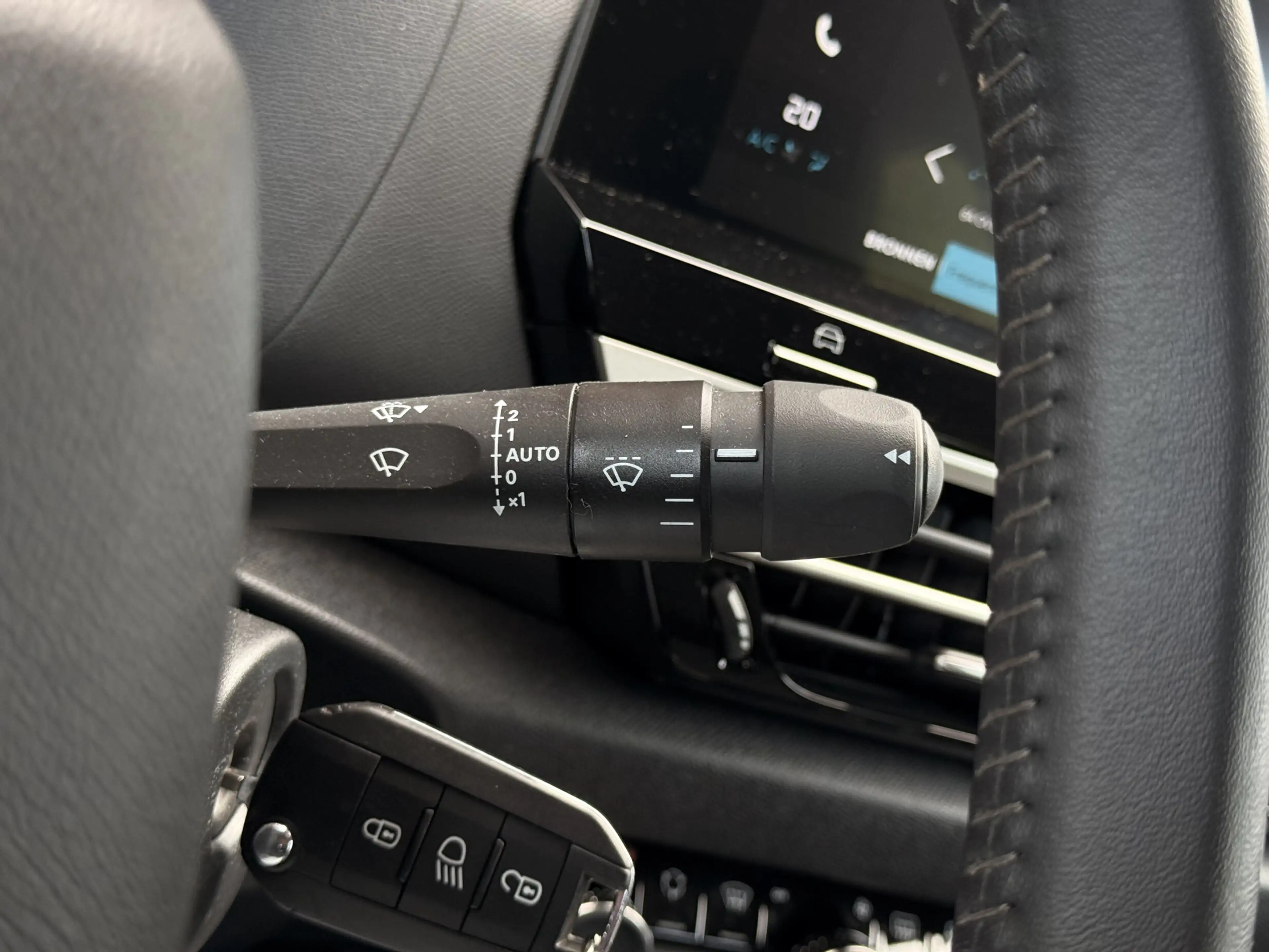 Citroen E-C4 Electric You 50 kWh Camera / Carplay / SOH 97% — photo 25