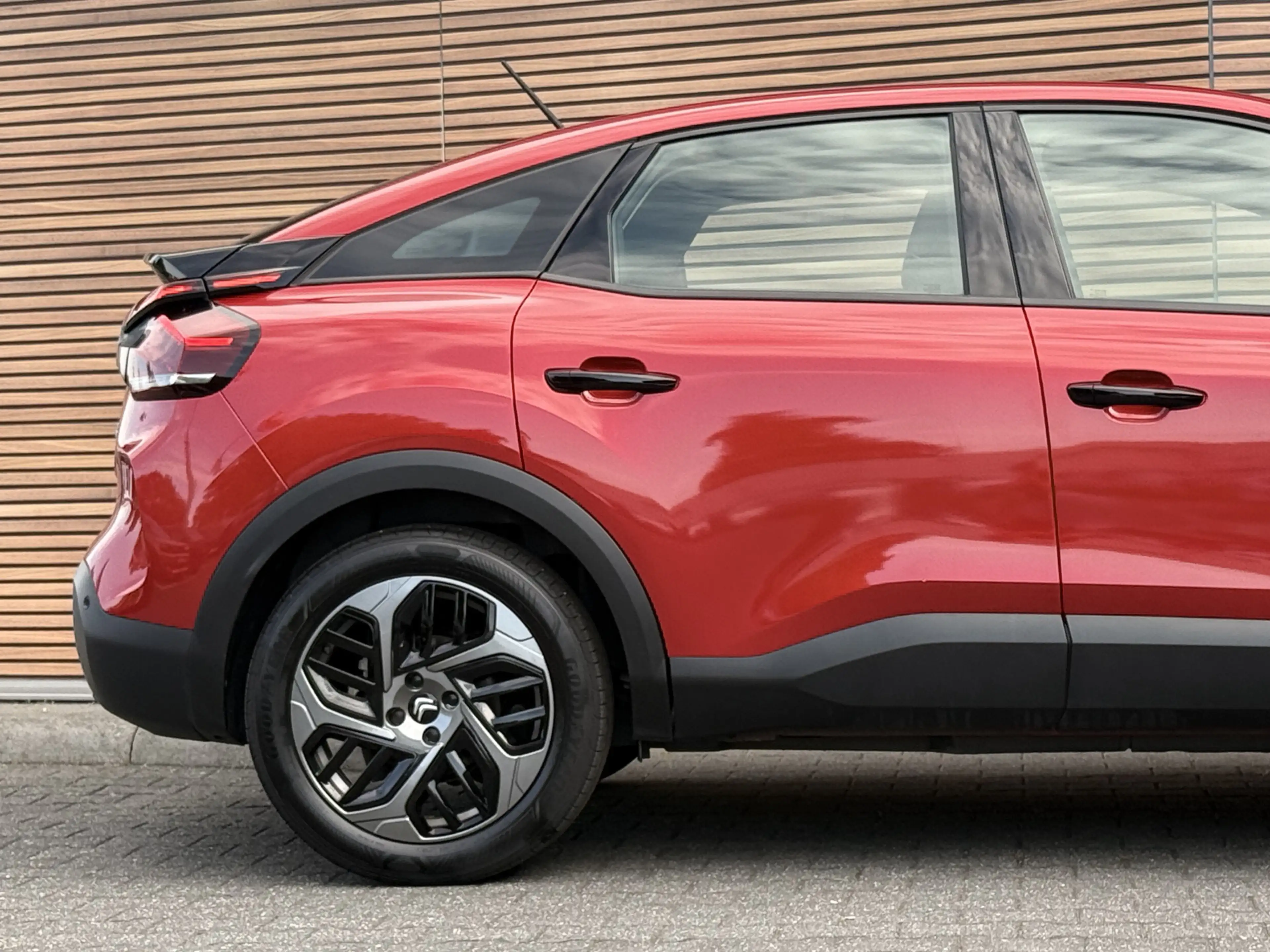 Citroen E-C4 Electric You 50 kWh Camera / Carplay / SOH 97% — photo 18