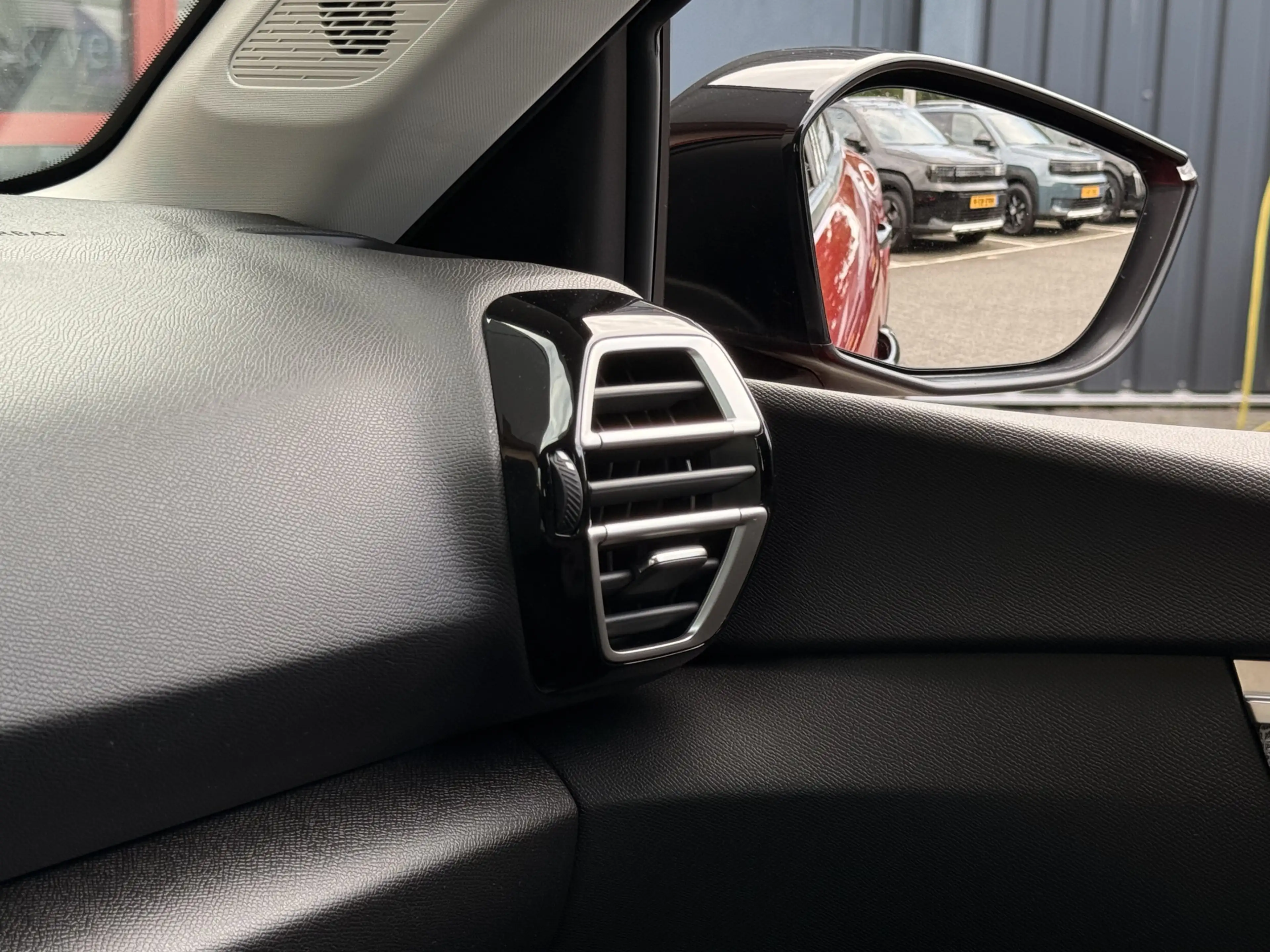 Citroen E-C4 Electric You 50 kWh Camera / Carplay / SOH 97% — photo 41