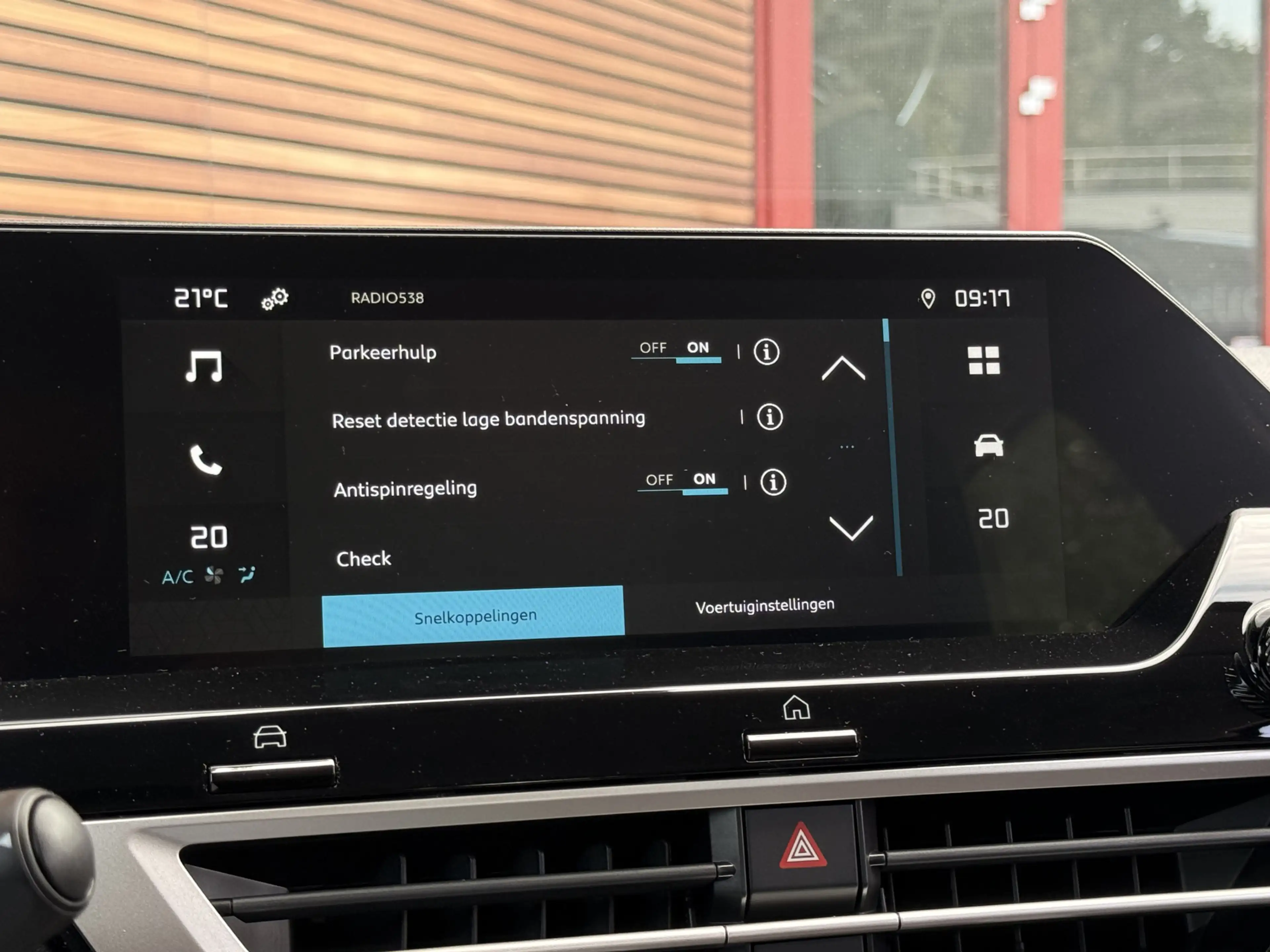 Citroen E-C4 Electric You 50 kWh Camera / Carplay / SOH 97% — photo 27