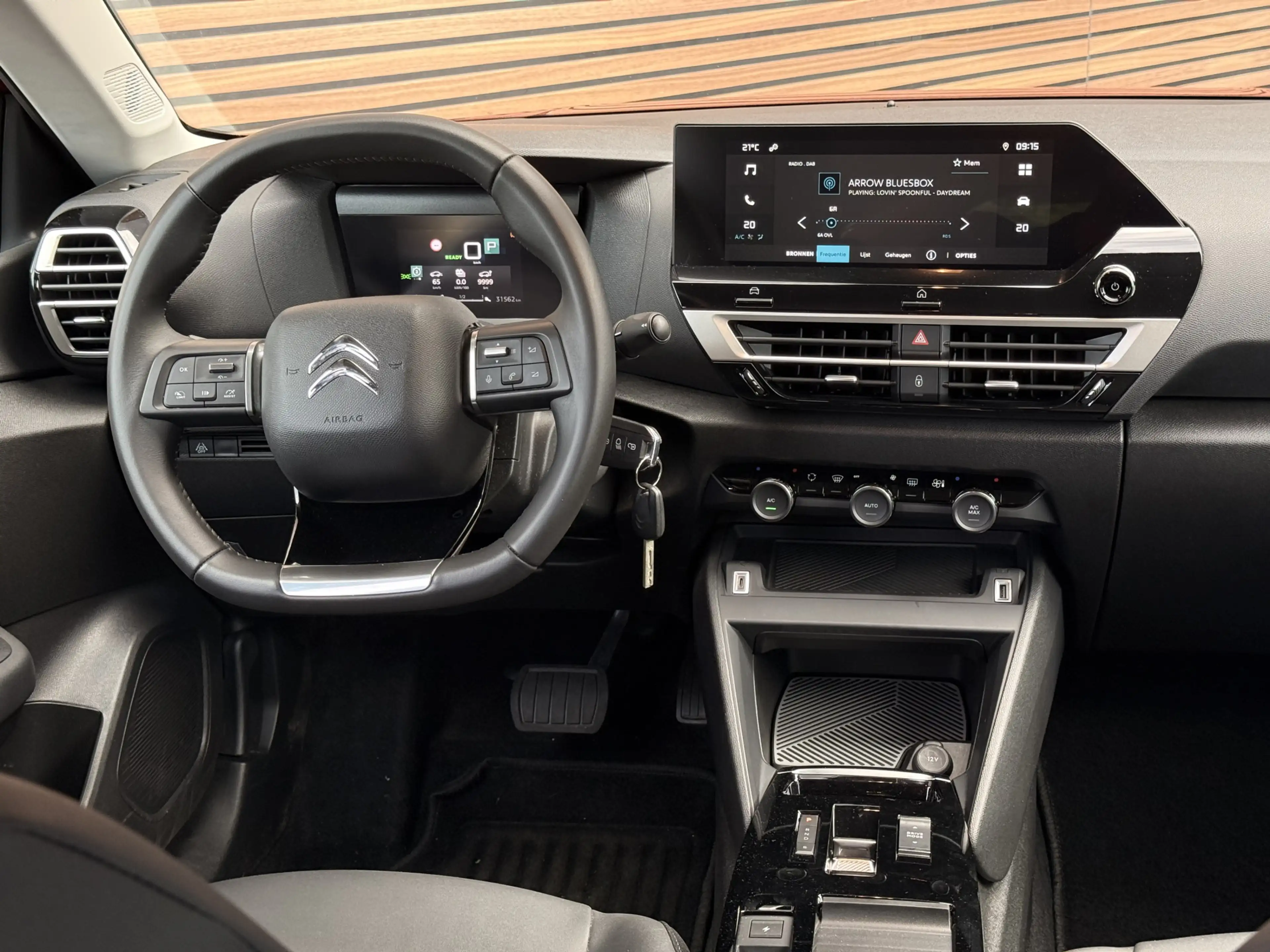 Citroen E-C4 Electric You 50 kWh Camera / Carplay / SOH 97% — photo 19