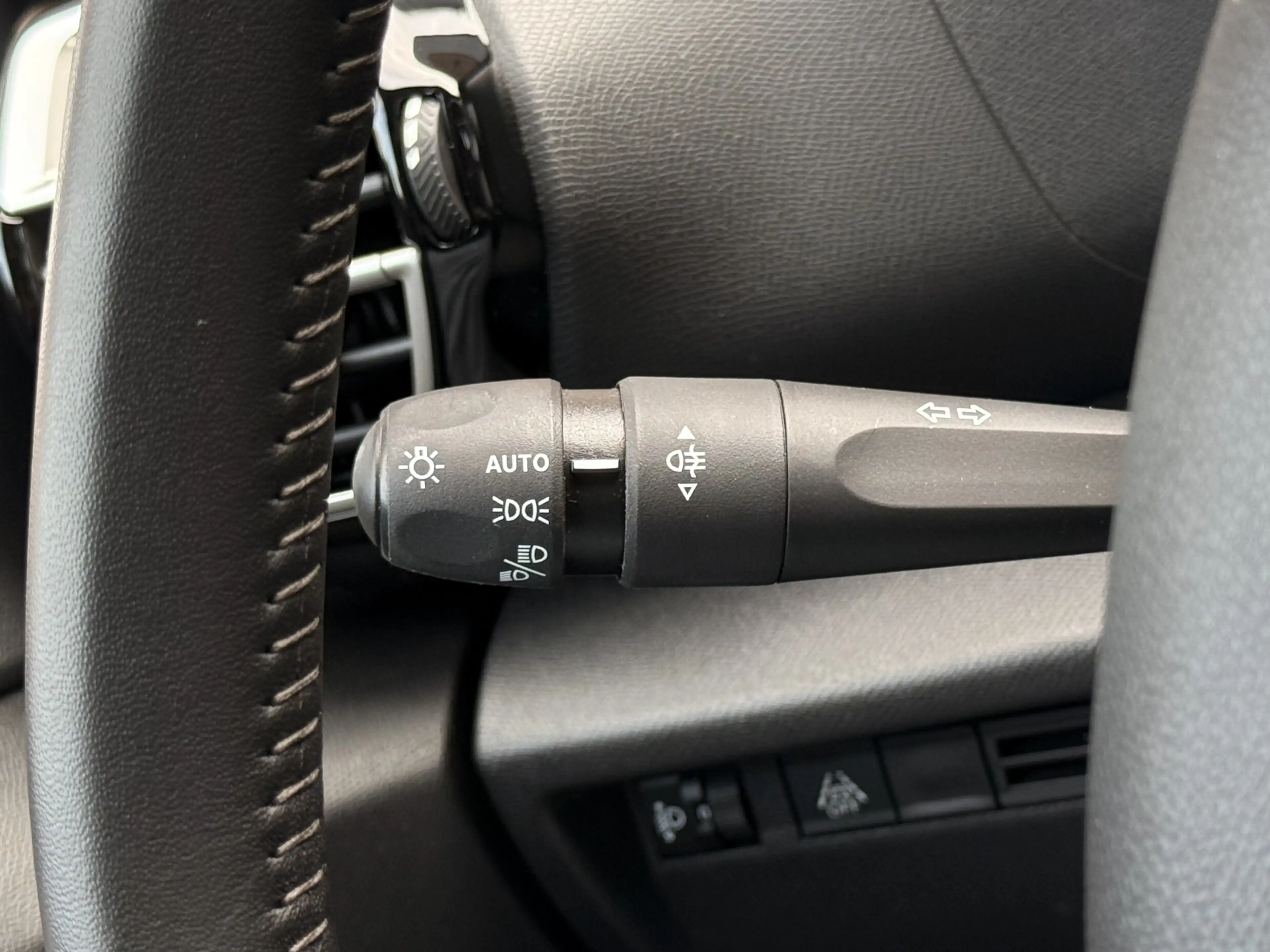 Citroen E-C4 Electric You 50 kWh Camera / Carplay / SOH 97% — photo 21