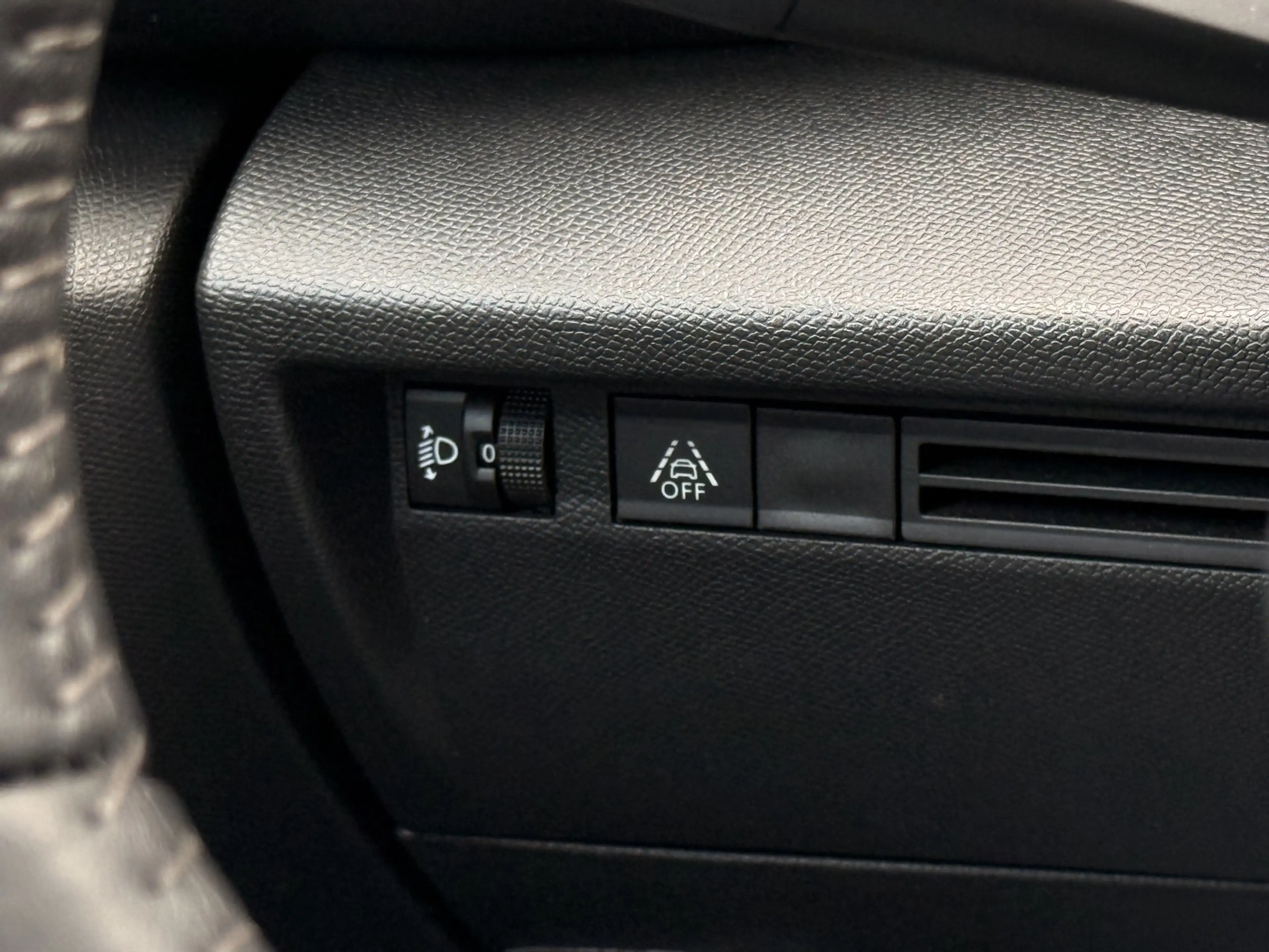 Citroen E-C4 Electric You 50 kWh Camera / Carplay / SOH 97% — photo 37
