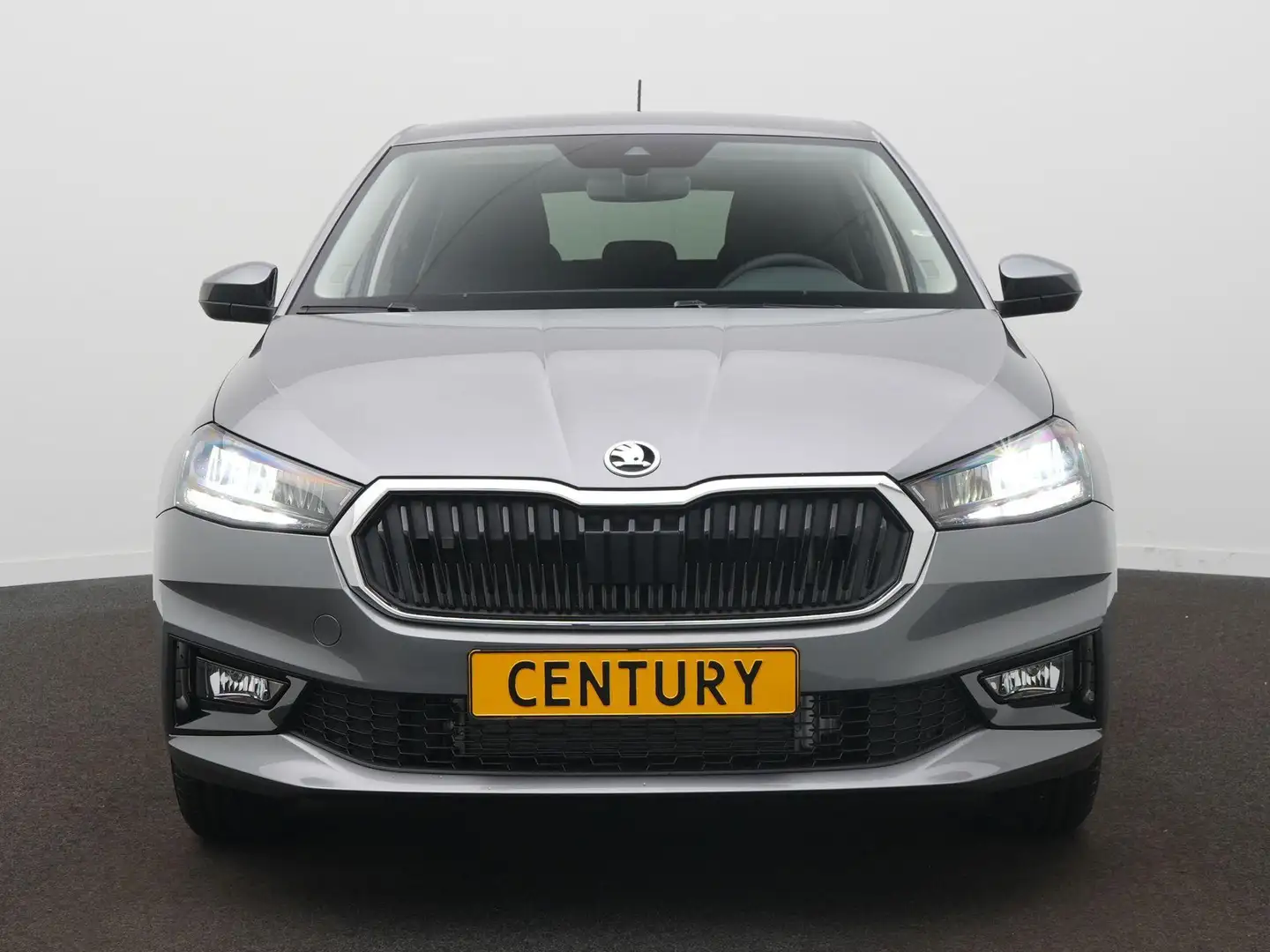 Skoda Fabia Selection 1.0 TSI 70 kW / 95 PK Hatchback 5 versn. Grijs - 2