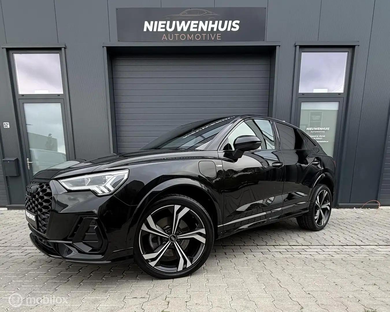 Audi Q3 Sportback 45 TFSI e S Edition Zwart - 1
