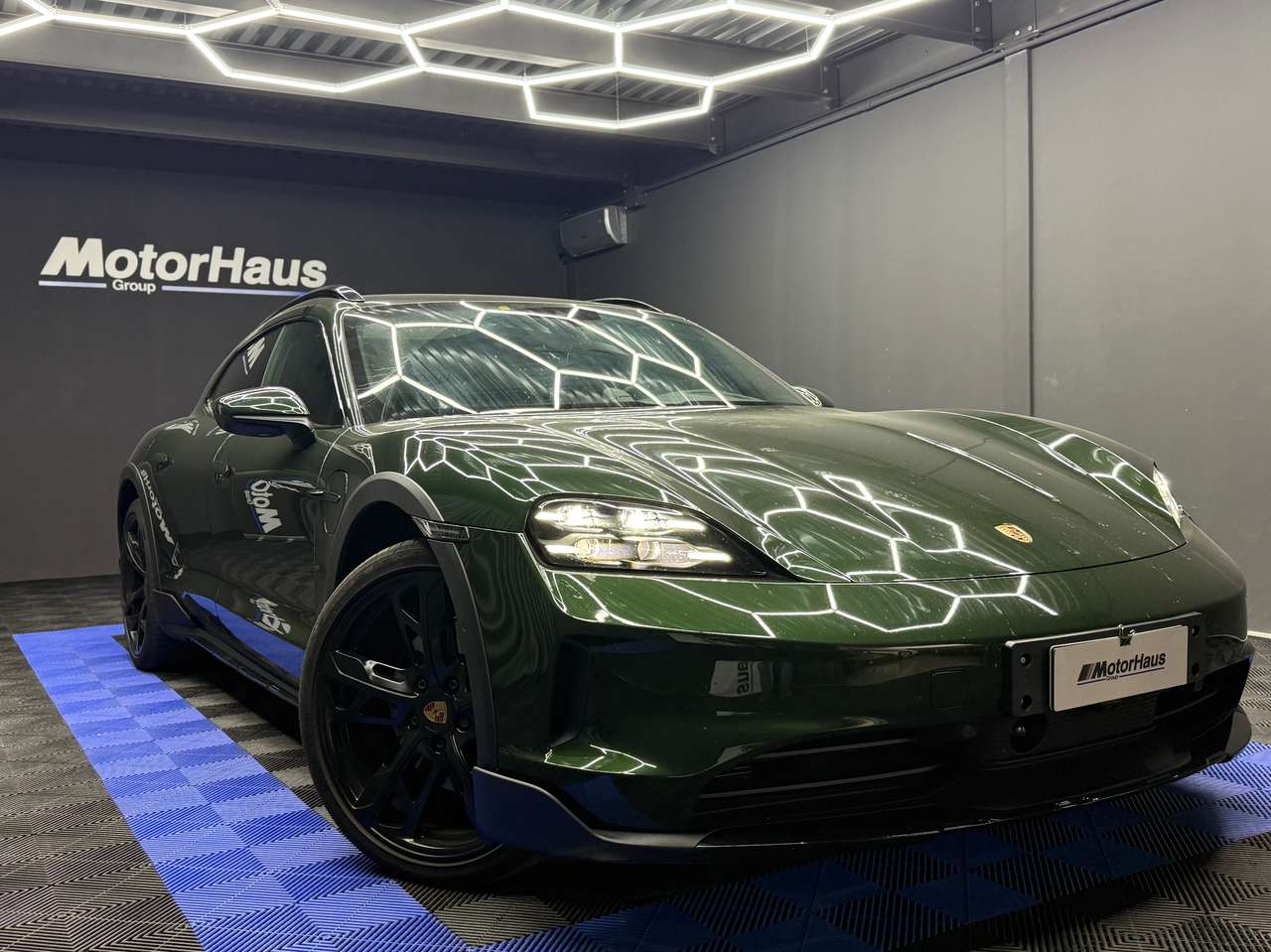 Porsche Taycan 4 S Cross Turismo