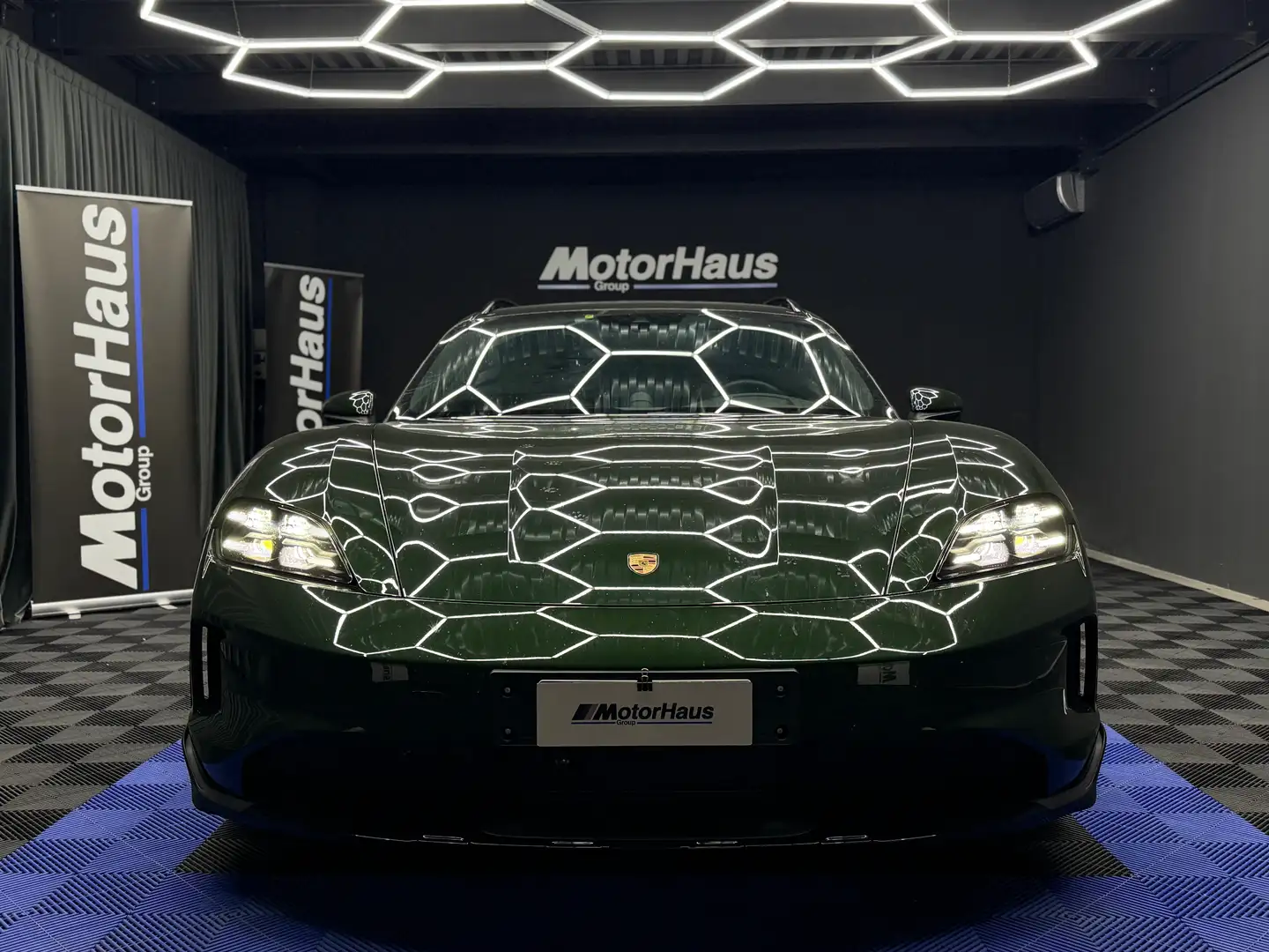 Porsche Taycan 4 S Cross Turismo Verde - 2