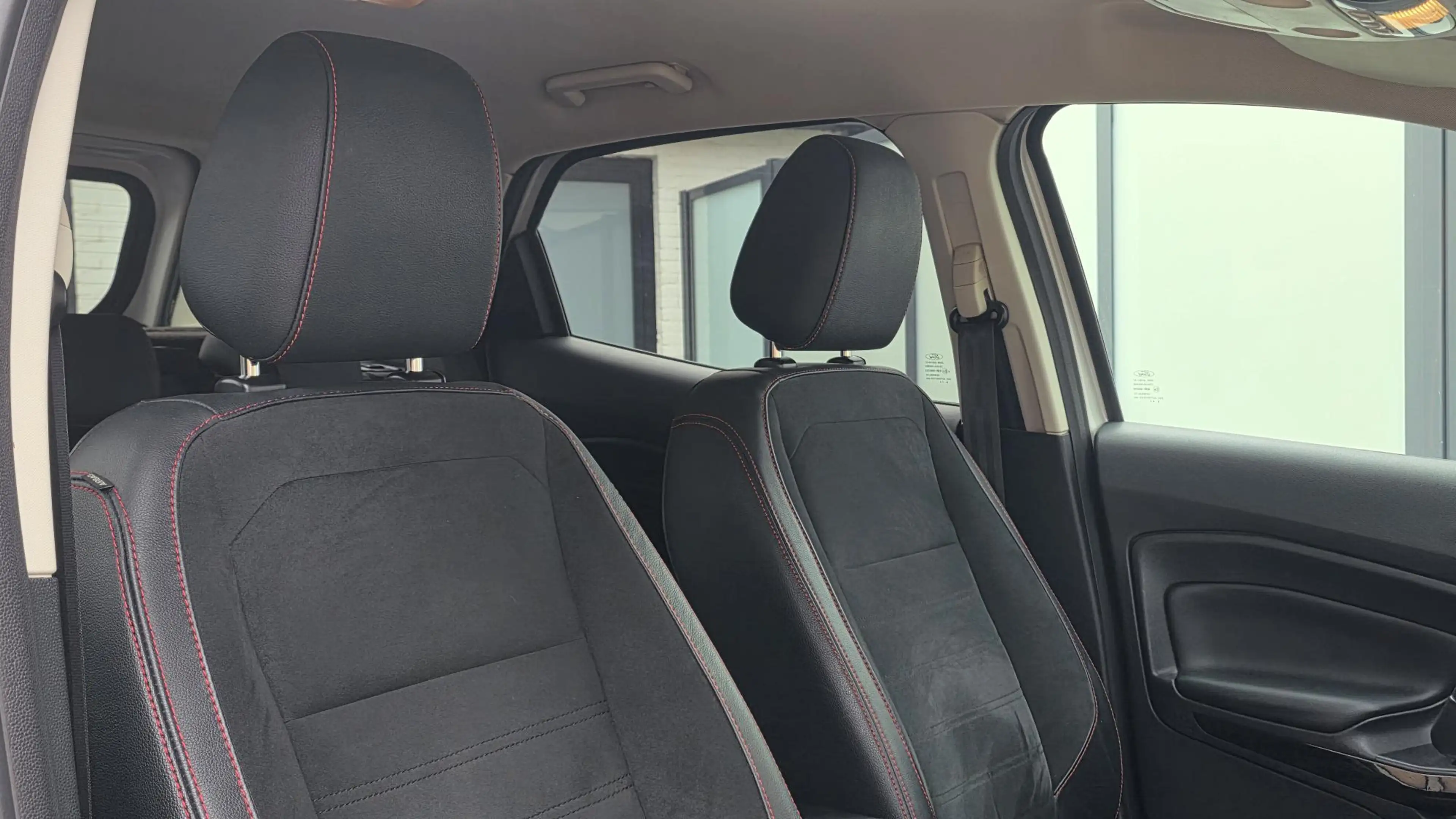 Ford EcoSport 1.0 EcoBoost ST-Line Black Navi, PDC, Camera, Bi-T — photo 28