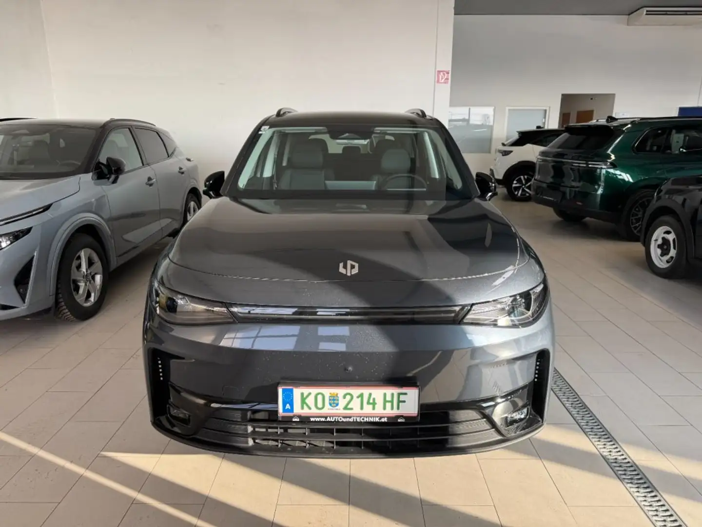 Leapmotor C10 BEV C10 Design PRO 69,9kWh MY25 Grau - 2