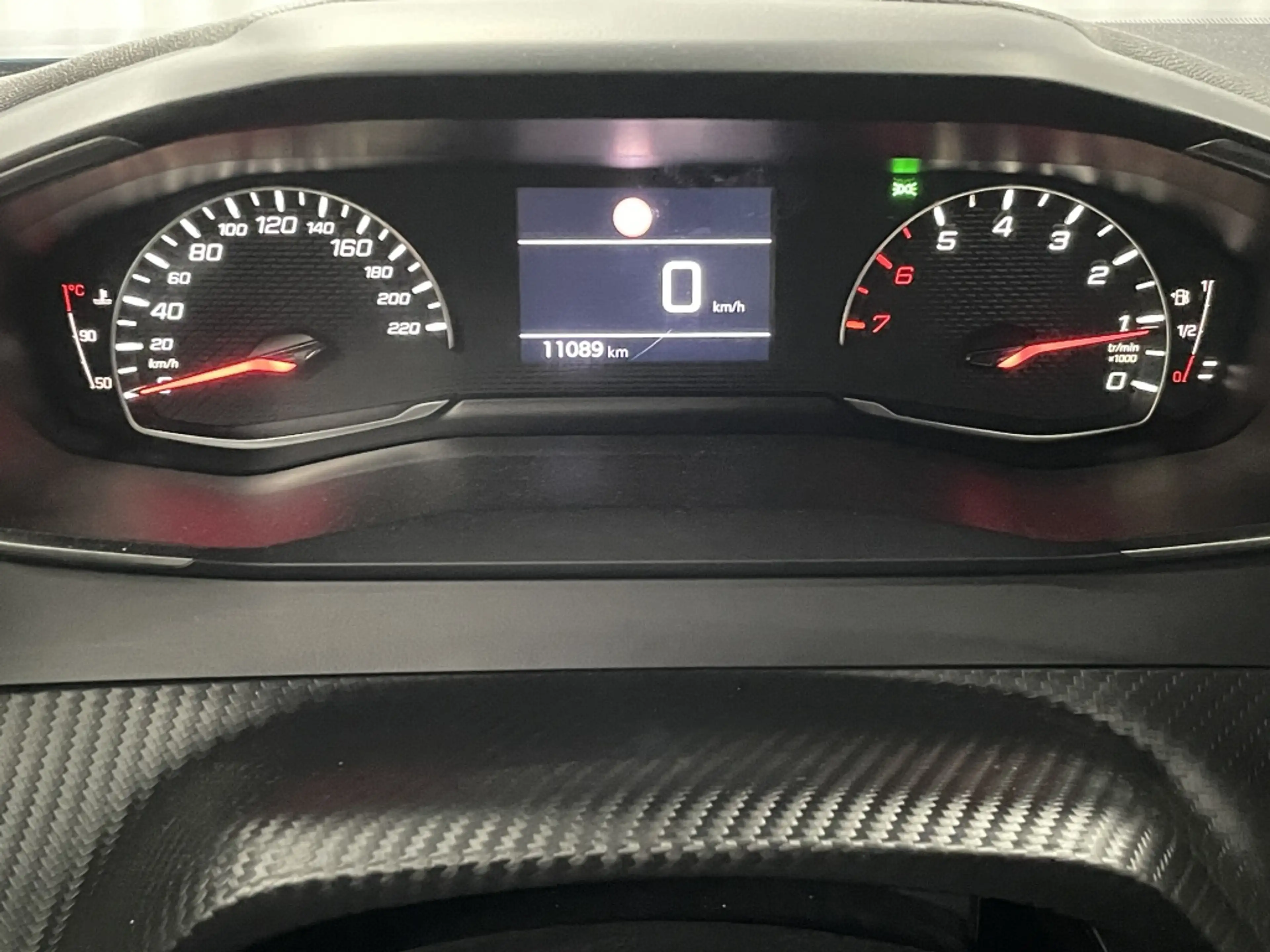 Peugeot 2008 STYLE 100pk Airco | Mirrorlink Navi | Cruise — photo 32