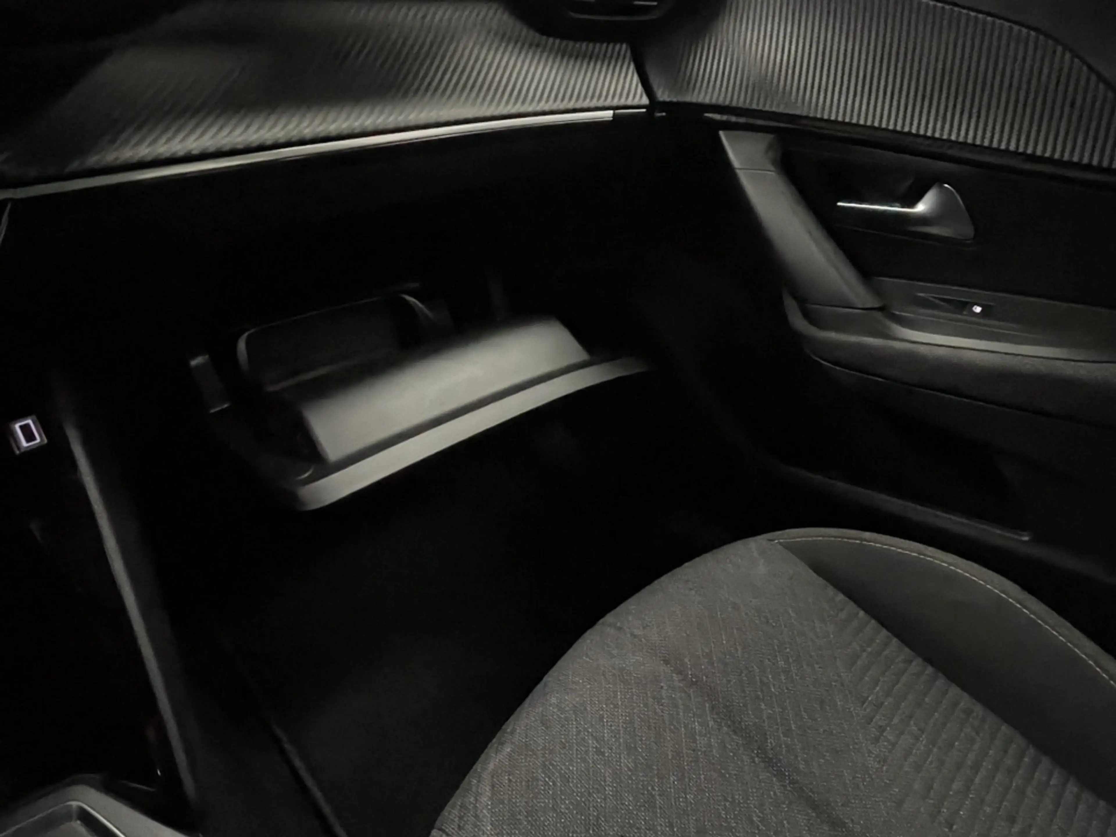 Peugeot 2008 STYLE 100pk Airco | Mirrorlink Navi | Cruise — photo 42