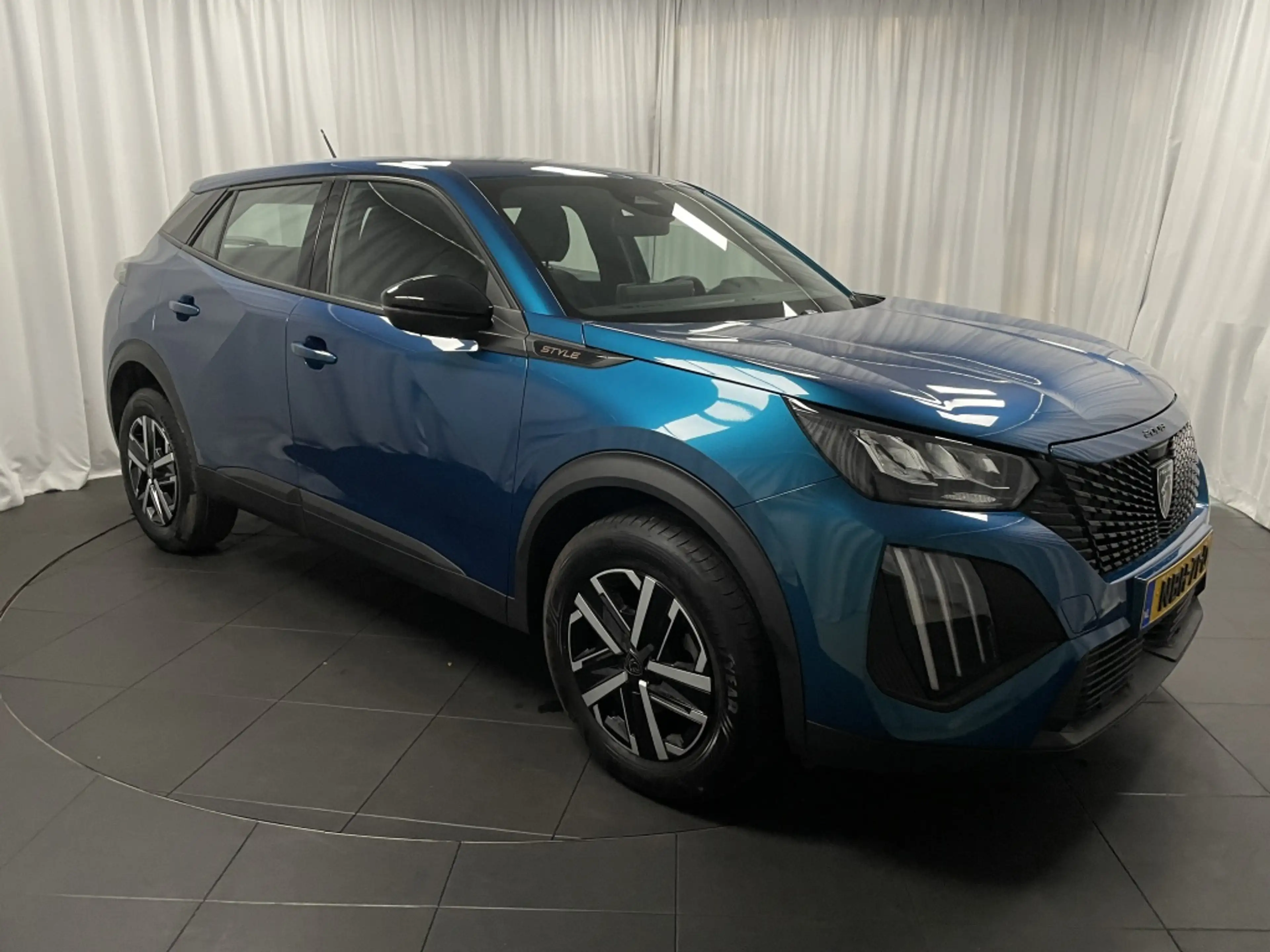 Peugeot 2008 STYLE 100pk Airco | Mirrorlink Navi | Cruise — photo 6