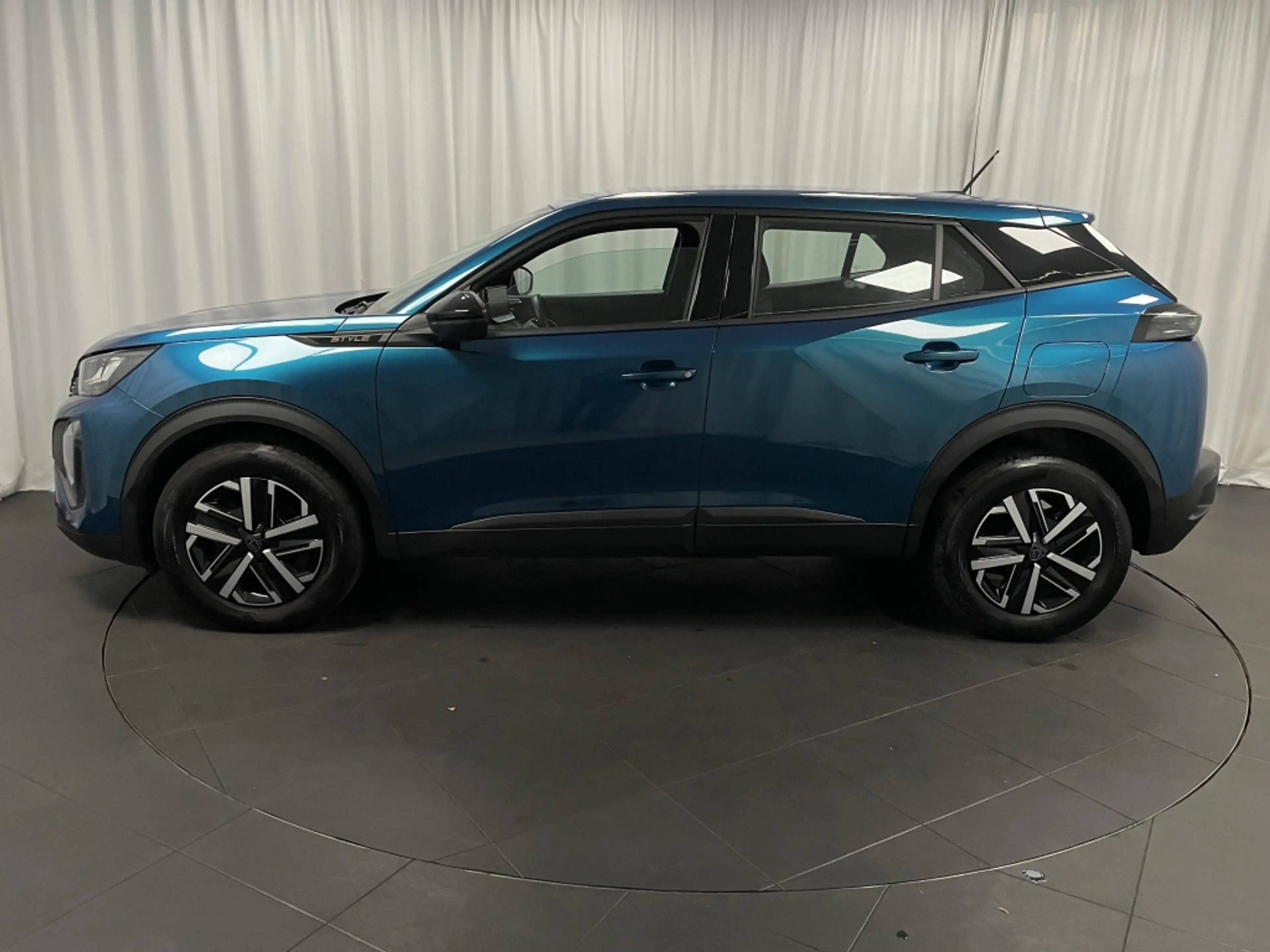 Peugeot 2008 STYLE 100pk Airco | Mirrorlink Navi | Cruise — photo 2