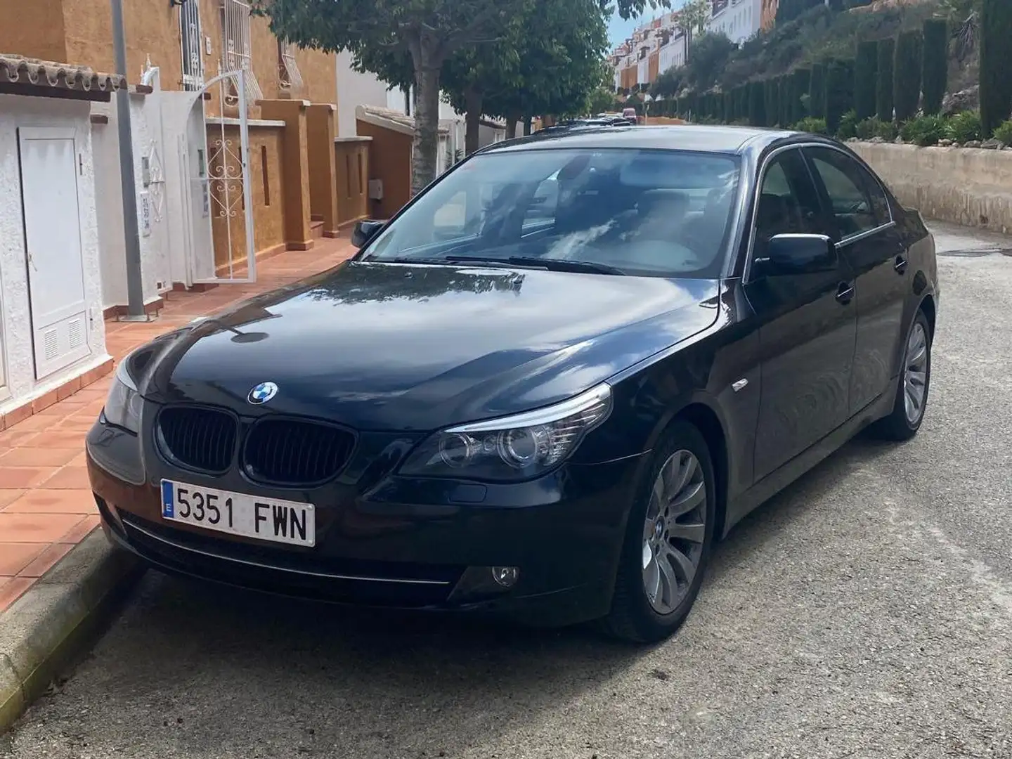 BMW 520 520d Aut. Siyah - 2