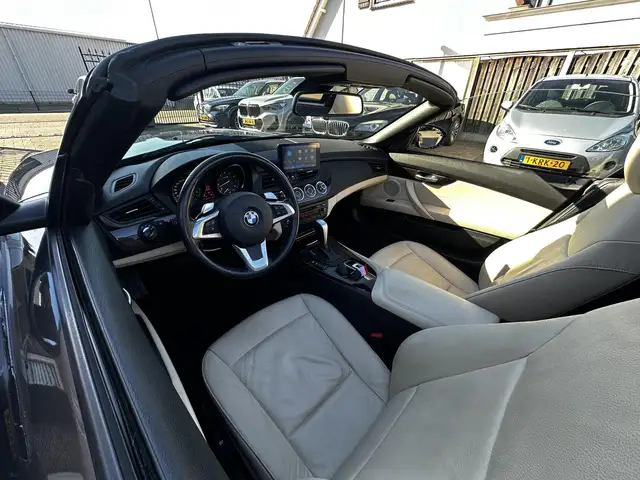 BMW Z4 view 4