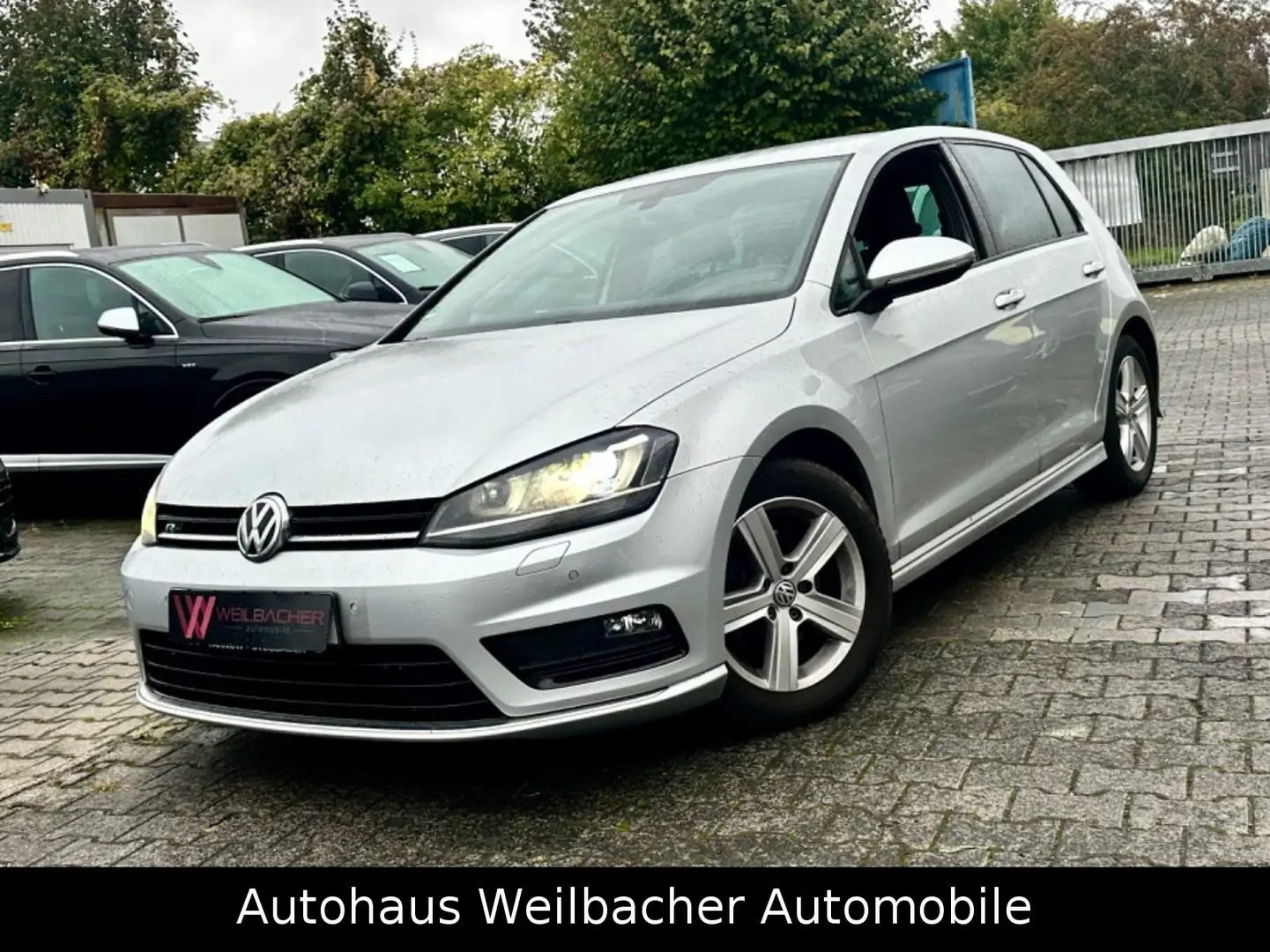 Volkswagen Golf VII Lim. R Line * Standhzg.*Navi*Bi-Xenon * Silber - 1