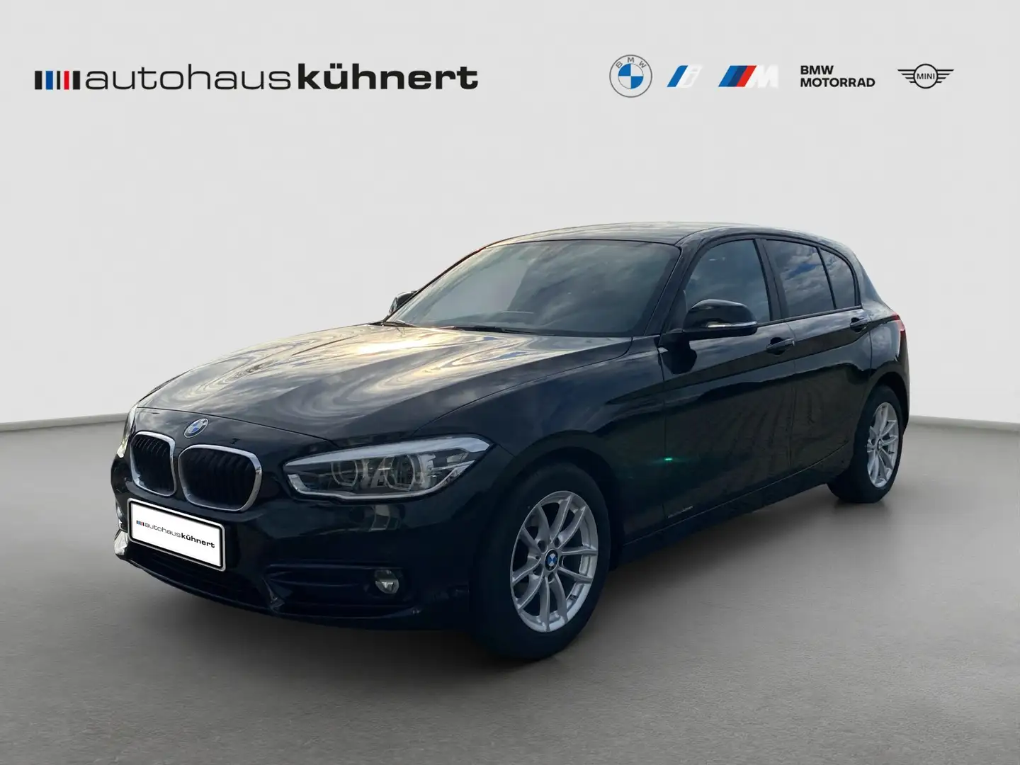 BMW 118 i Aut. Sport Line LED Navi AUT PDC Schwarz - 1