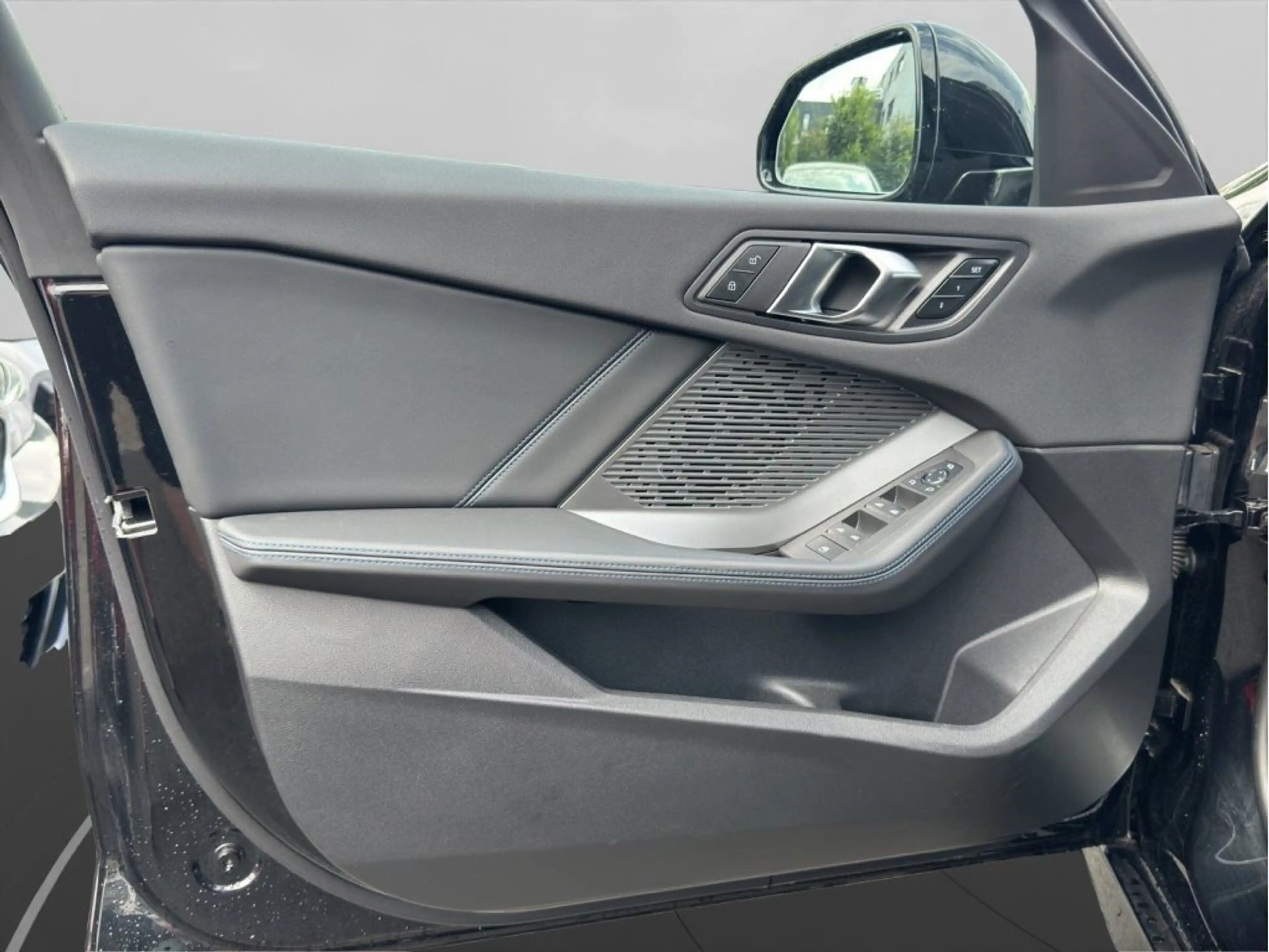 BMW 118 d Hatch M Sportpaket Pano Head-Up RFK 360° LED Shz — photo 13