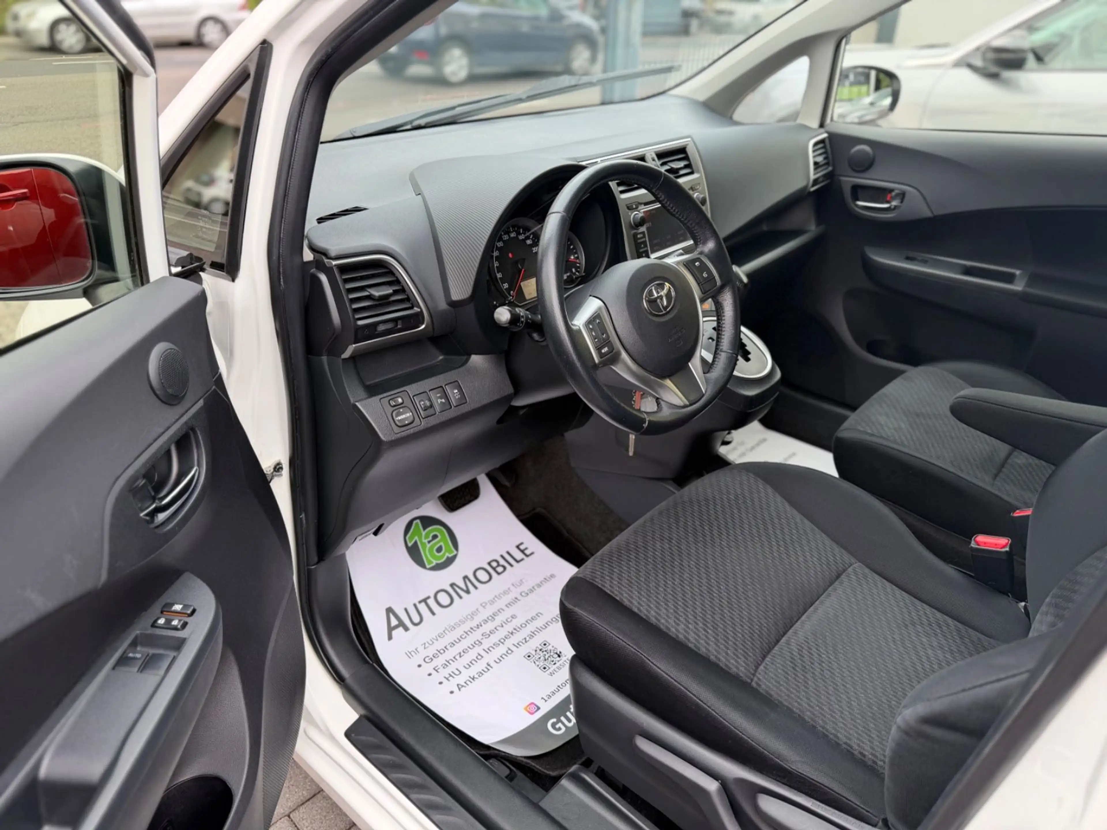 Toyota Verso-S Life*NAVI*KAM*KLIMA*AUTO*PANO*1.HAND — photo 12