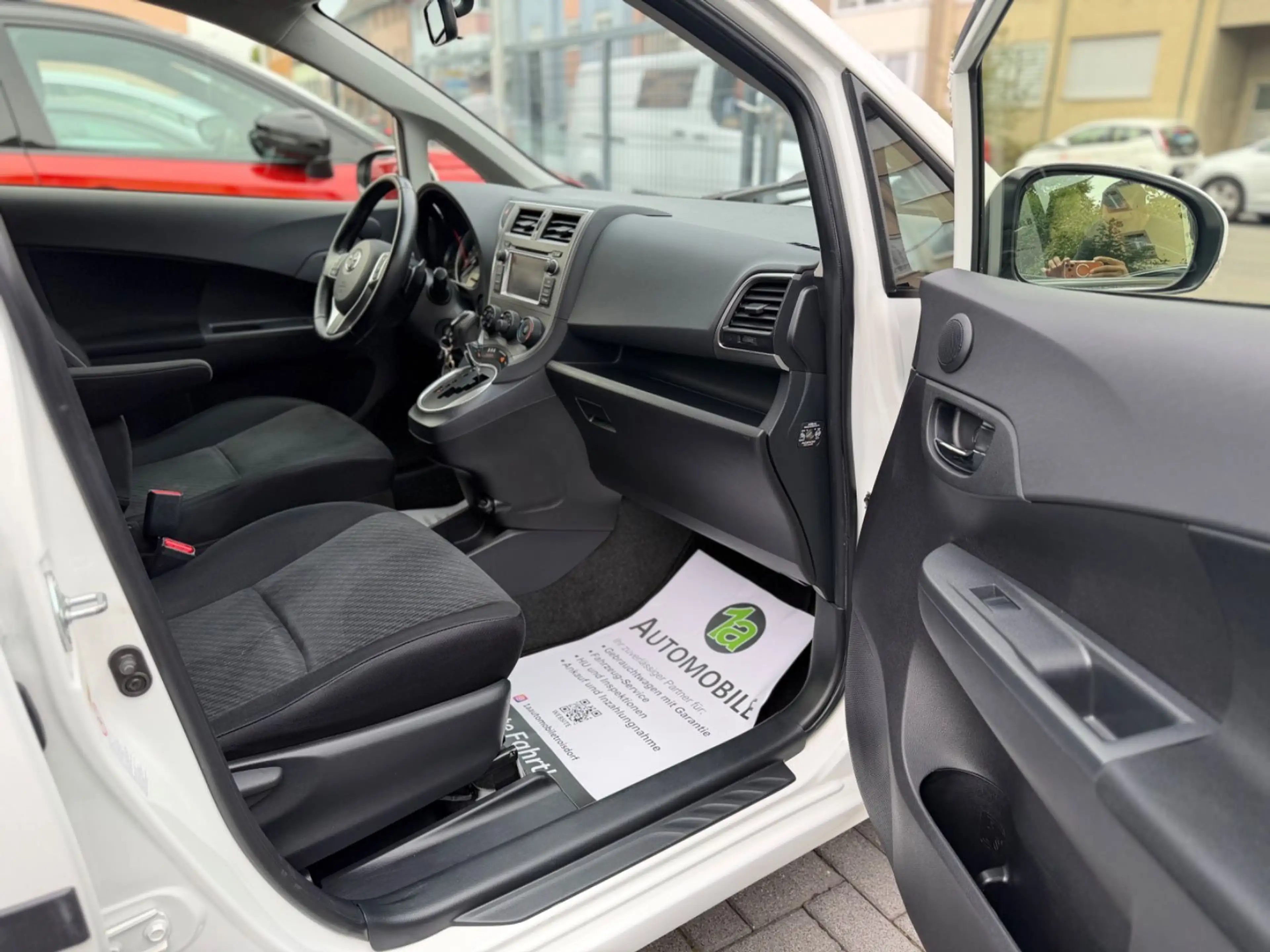 Toyota Verso-S Life*NAVI*KAM*KLIMA*AUTO*PANO*1.HAND — photo 15