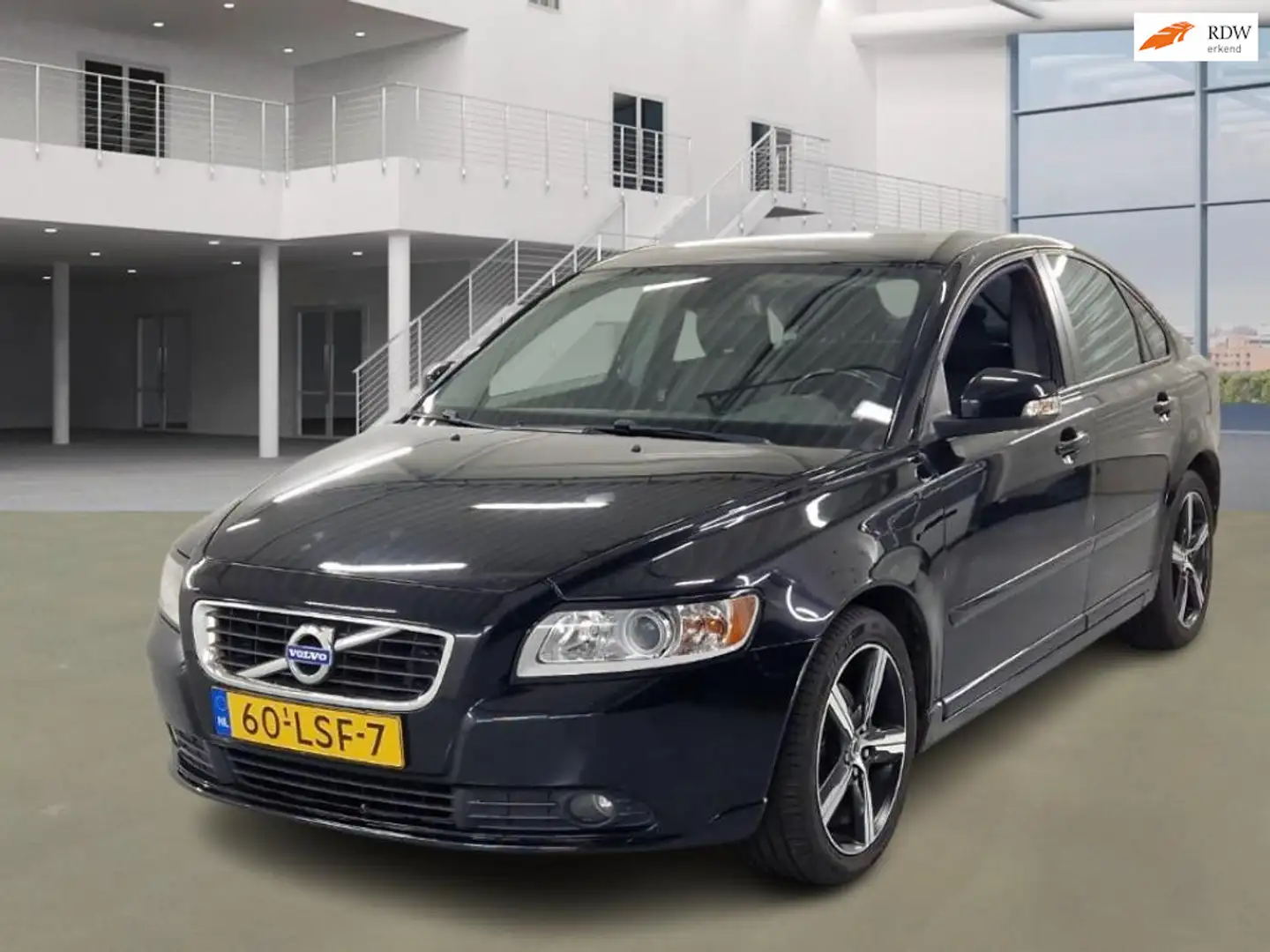 Volvo S40 2.0 Sport NAVI PSENSOR CRUISE 2 X SLEUTELS Noir - 1