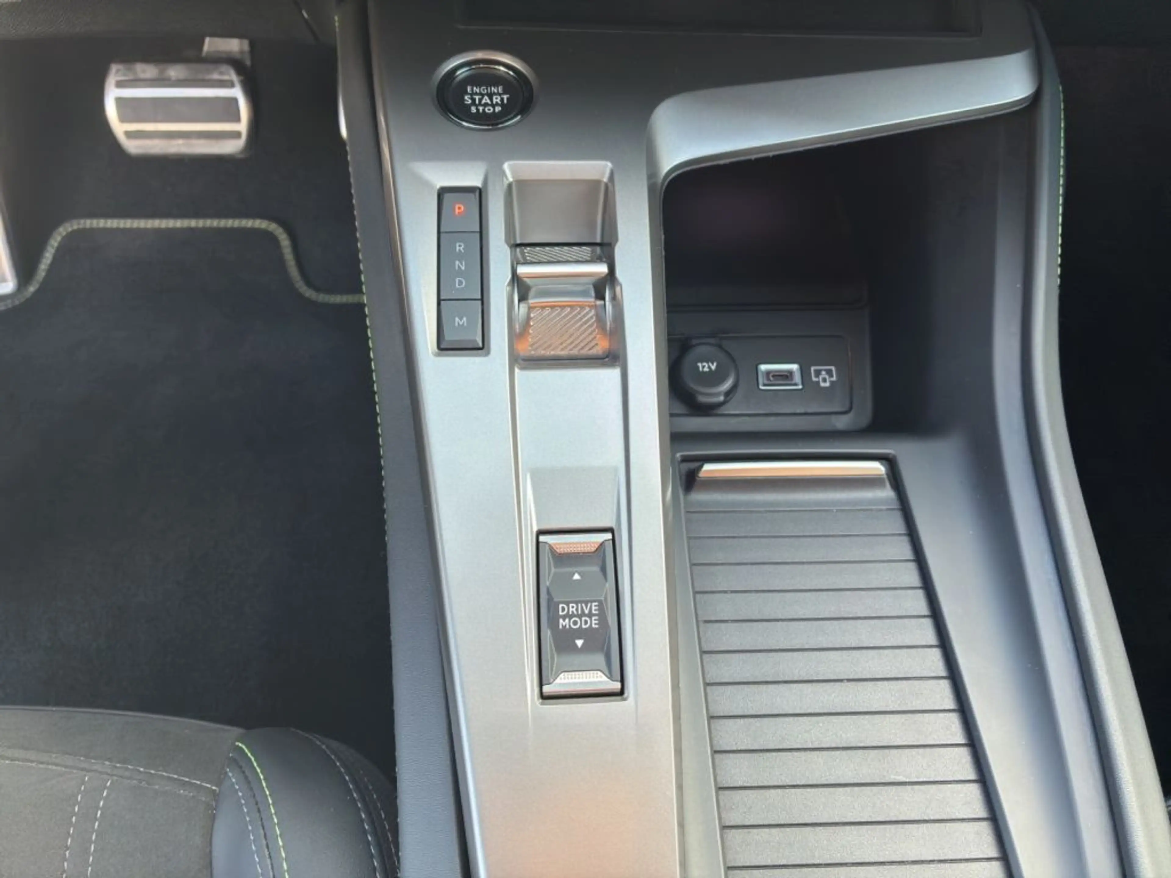 Peugeot 308 PureTech 130 EAT8 GT — photo 15