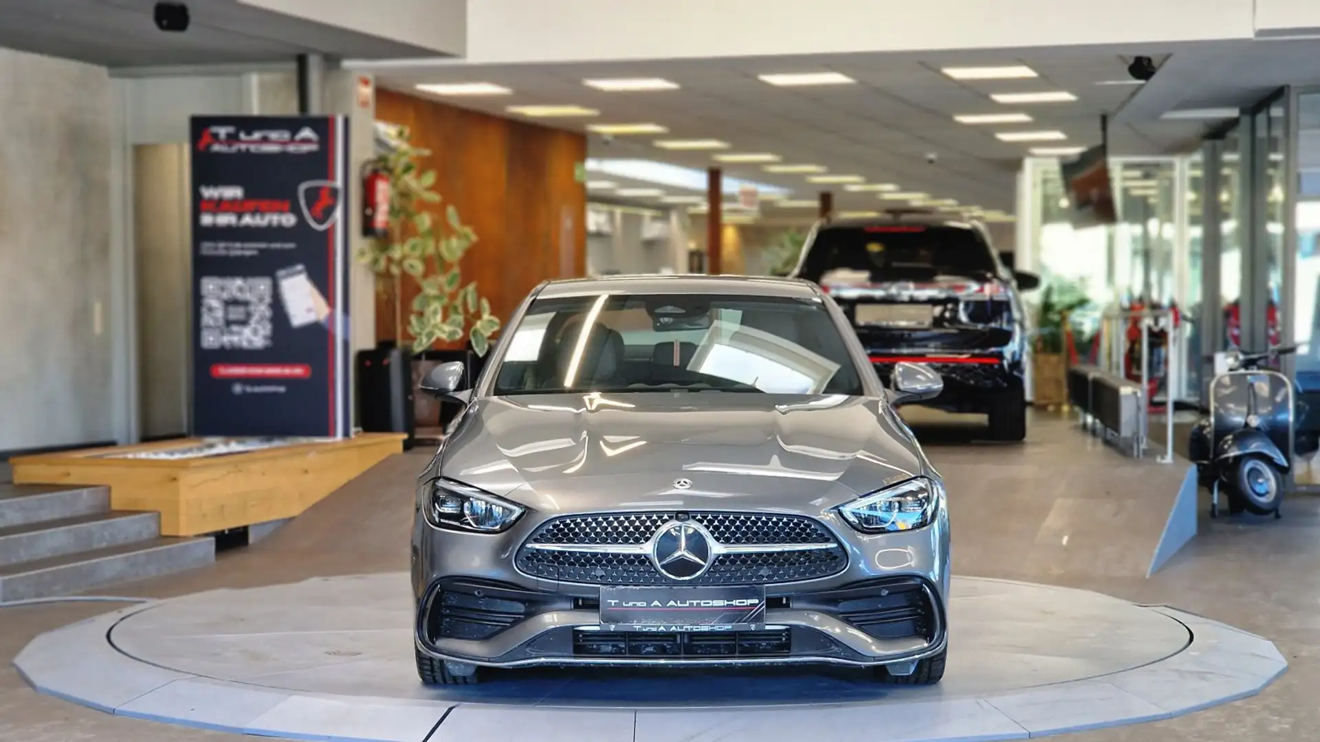 Mercedes-Benz C 200 4Matic AMG-Paket Aut. *Head-up*Kamera*19Zoll* Grau - 2