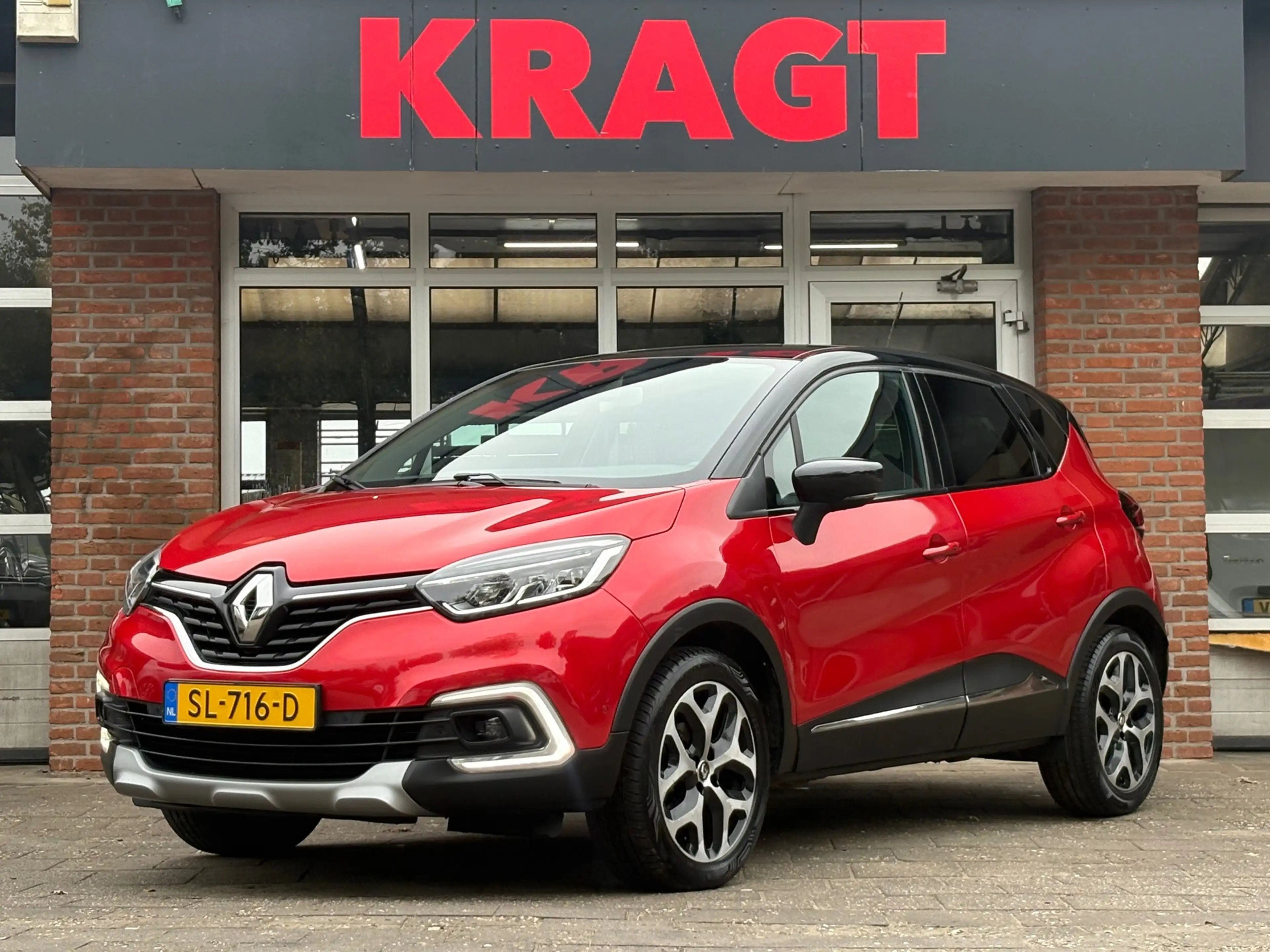 Renault Captur Intens 0.9 TCe 90 pk - LED - camera - navi - trekh