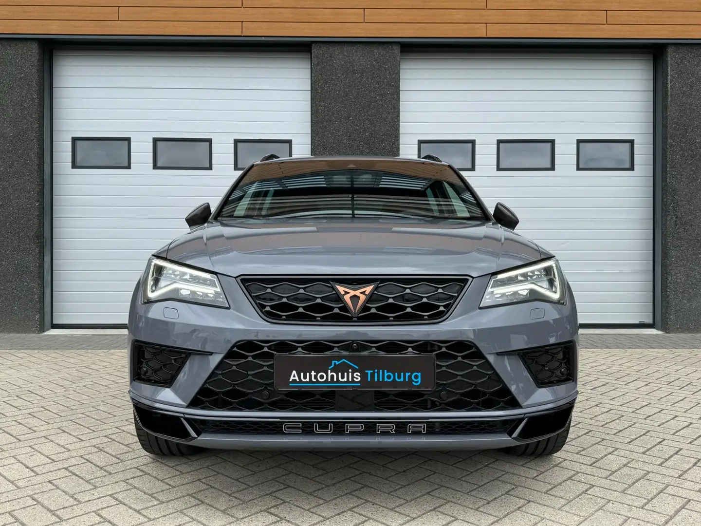 CUPRA Ateca 2.0 TSI 300PK 4DRIVE Limited Edition Pano Akra Vol Grijs - 2