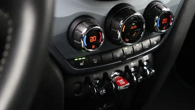 Mini Countryman view 26